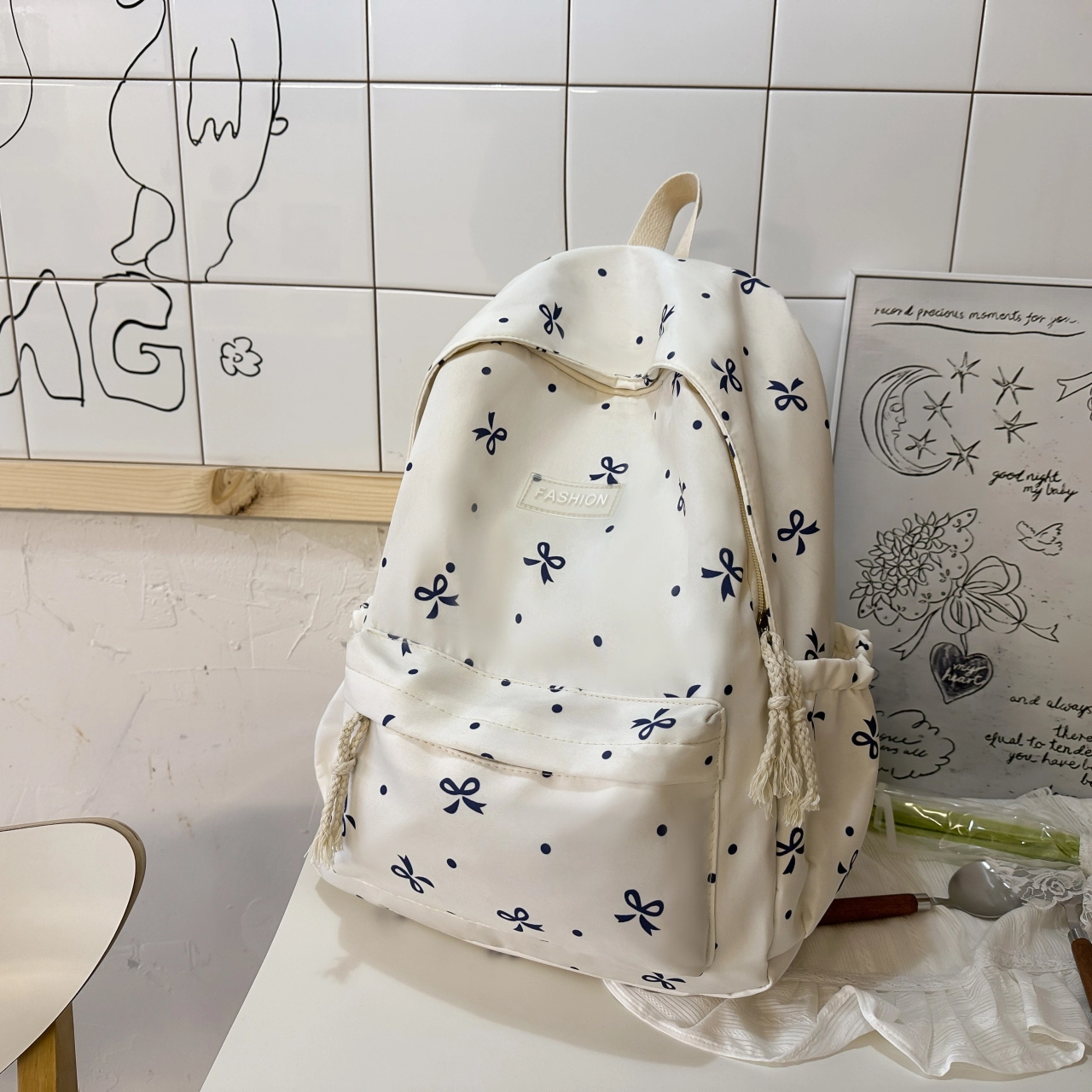 泰格奴 小清新休闲高颜值精美潮版韩版背包初中生高中生大学生上课百搭书包 尼龙 双肩包 女款 多色