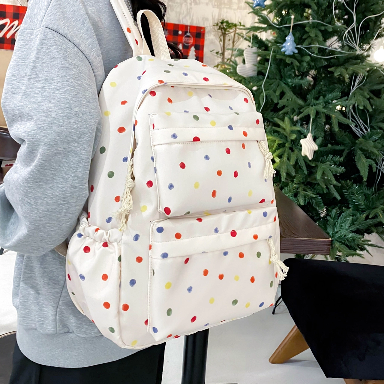 泰格奴 字母印花轻便简约大容量运动背包初中生高中生大学生上课百搭书包 尼龙 双肩包 女款 白色彩花白色绿花黑色彩花黑色白花黄色绿色