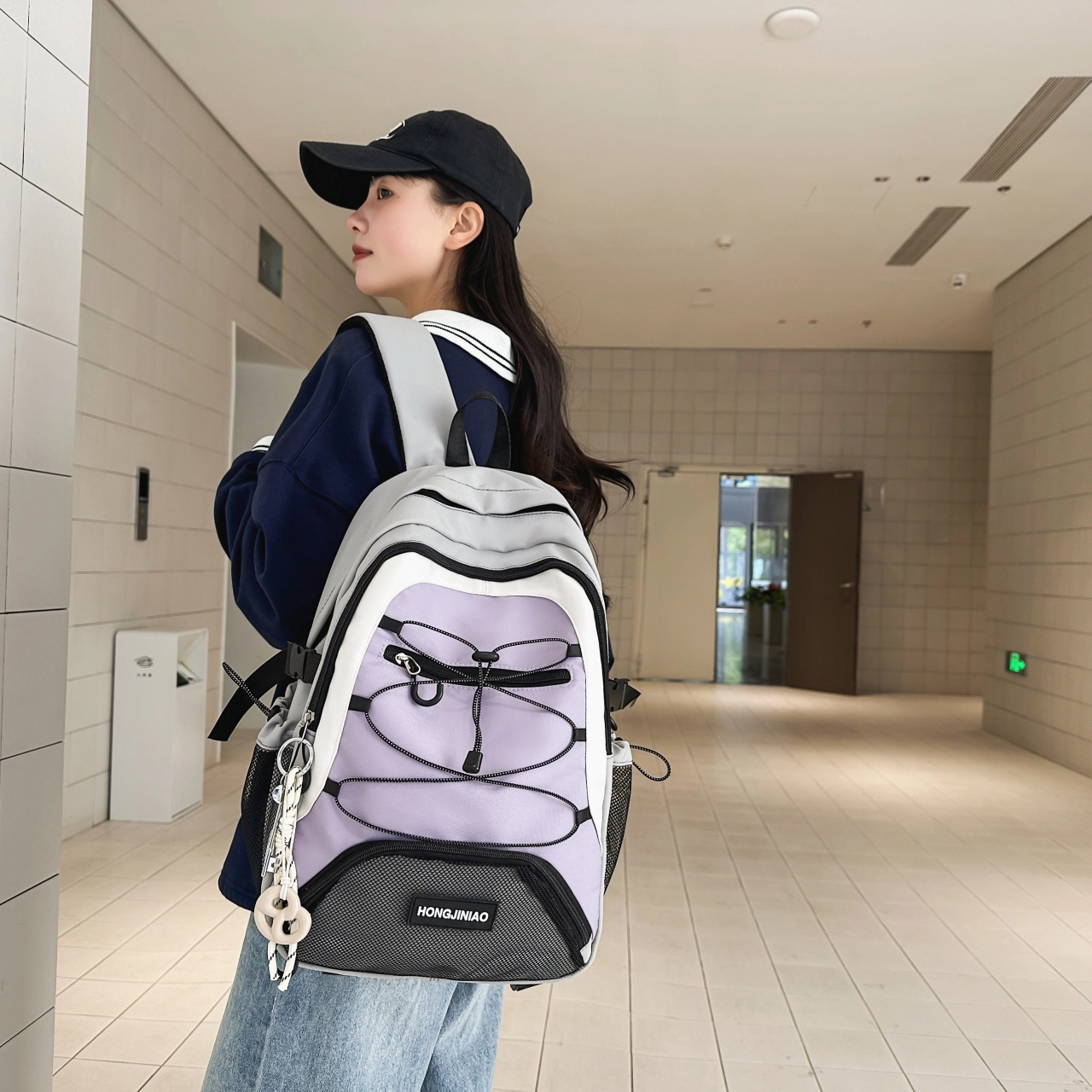 泰格奴 撞色系轻便百搭背包美版洋气个性气质高级感潮流时尚初中高中大学生上课百搭书包 尼龙 双肩包 男女同款情侣款 黑色/白色/灰色
