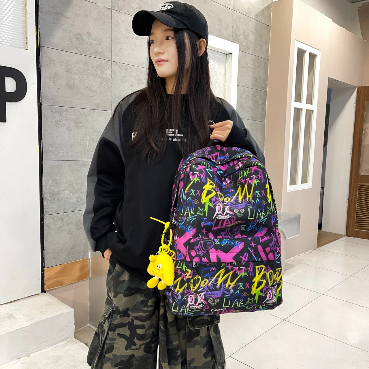泰格奴 涂鸦精美机能通勤旅行轻便高颜值潮流百搭大容量背包初中高中大学生上课百搭书包 牛津布 双肩包 男女同款情侣款 紫色/黑色/蓝色