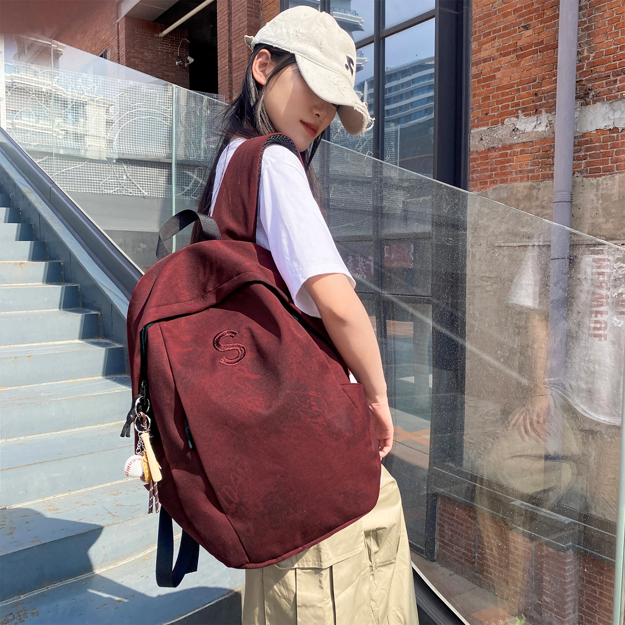 泰格奴 字母印花轻便简约国风大容量运动耐磨背包初中生高中生大学生上课百搭书包 尼龙 双肩包 男女同款情侣款 白色/红色/绿色/黑色