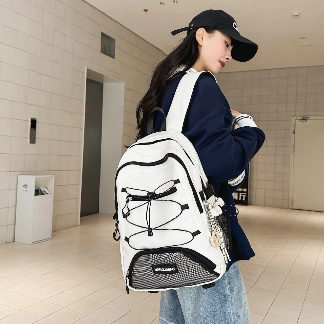 泰格奴 撞色系轻便百搭背包美版洋气个性气质高级感潮流时尚初中高中大学生上课百搭书包 尼龙 双肩包 男女同款情侣款 黑色/白色/灰色