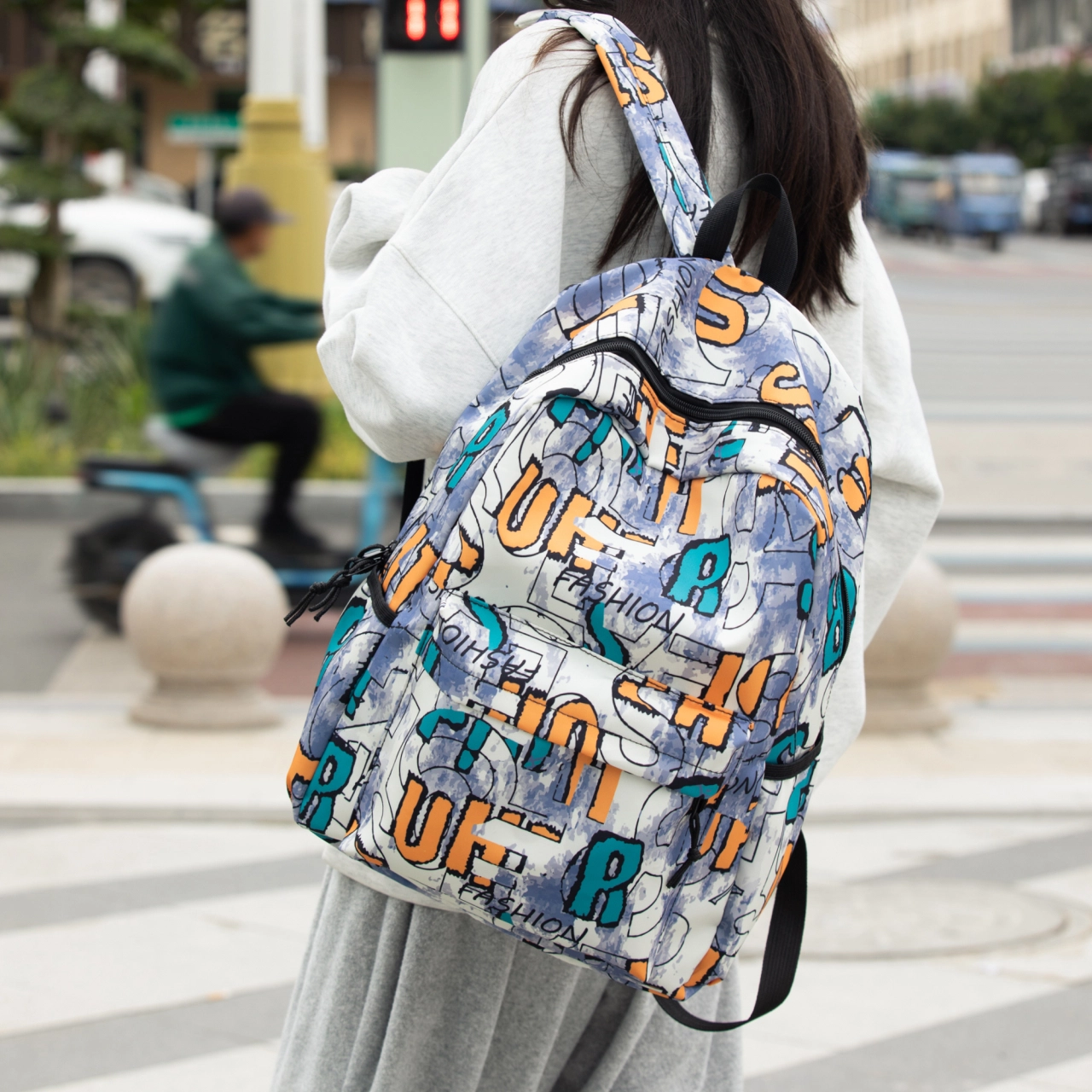 泰格奴 字母印花轻便简约大容量运动耐磨背包初中生高中生大学生上课百搭书包 尼龙 双肩包 男女同款情侣款 卡其色/紫色/蓝色/黑色