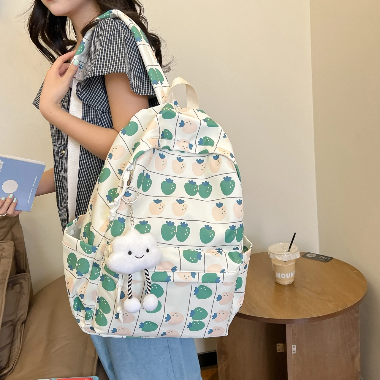 泰格奴 字母印花轻便国风大容量运动百搭 尼龙 书包双肩包 女款 多色