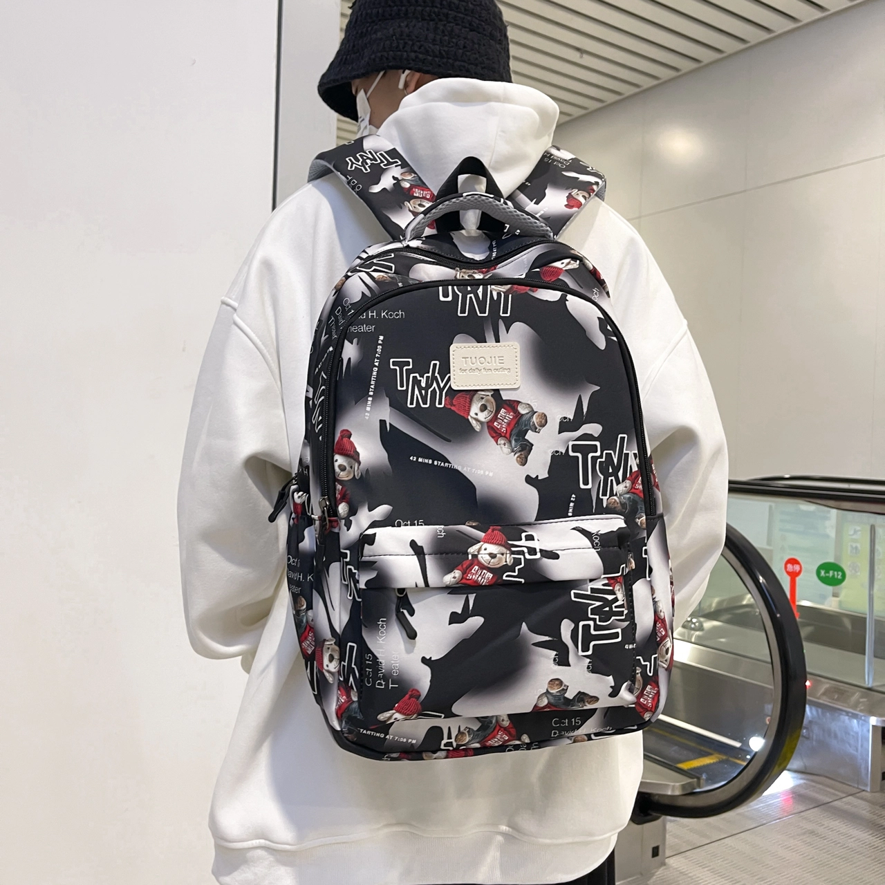 泰格奴 涂鸦精美旅行小清新轻便高颜值大容量背包初中高中大学生上课百搭书包 尼龙 双肩包 常规 男女同款情侣款 灰色/蓝色/黑色