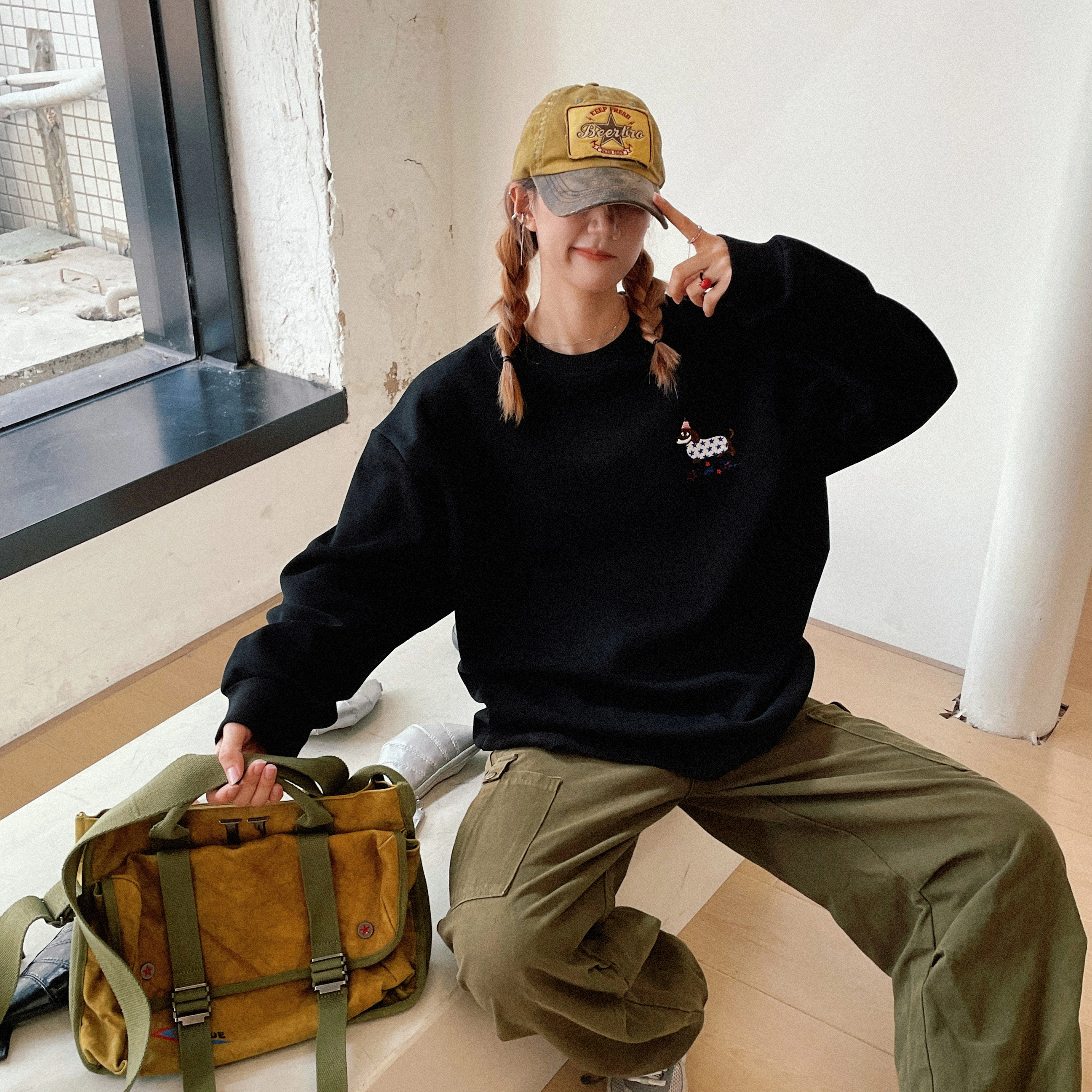 永言 秋冬季狗狗情侣套头刺绣上衣潮流百搭美式腊肠狗宽松圆领卫衣 男女同款