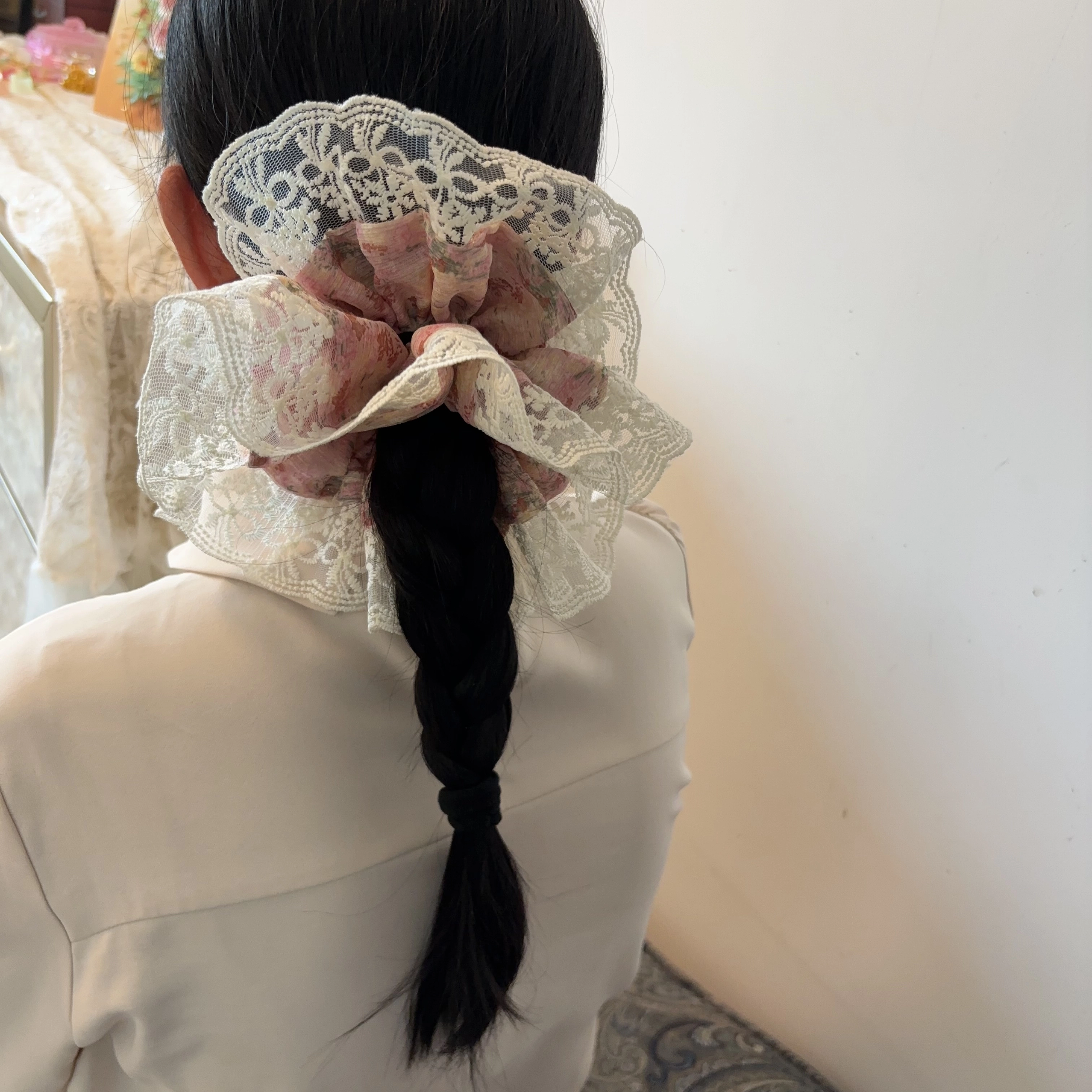 希铃 温柔 百搭  蕾丝肠圈 气质 优雅 时尚 大号弹力千金款 布艺  发圈  女款
