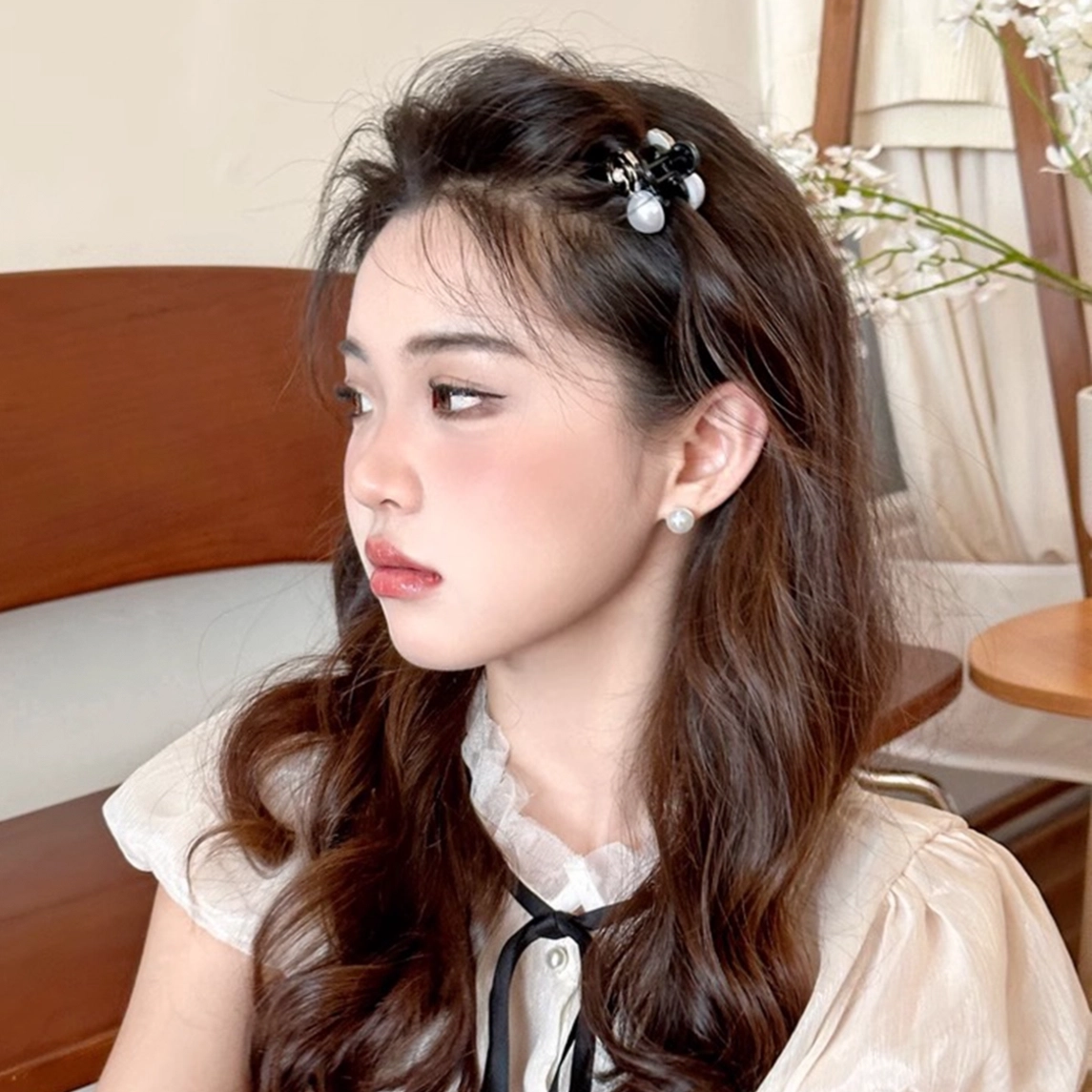 希铃 山茶花黑白两色碎发小抓夹 亚克力 发夹 女款