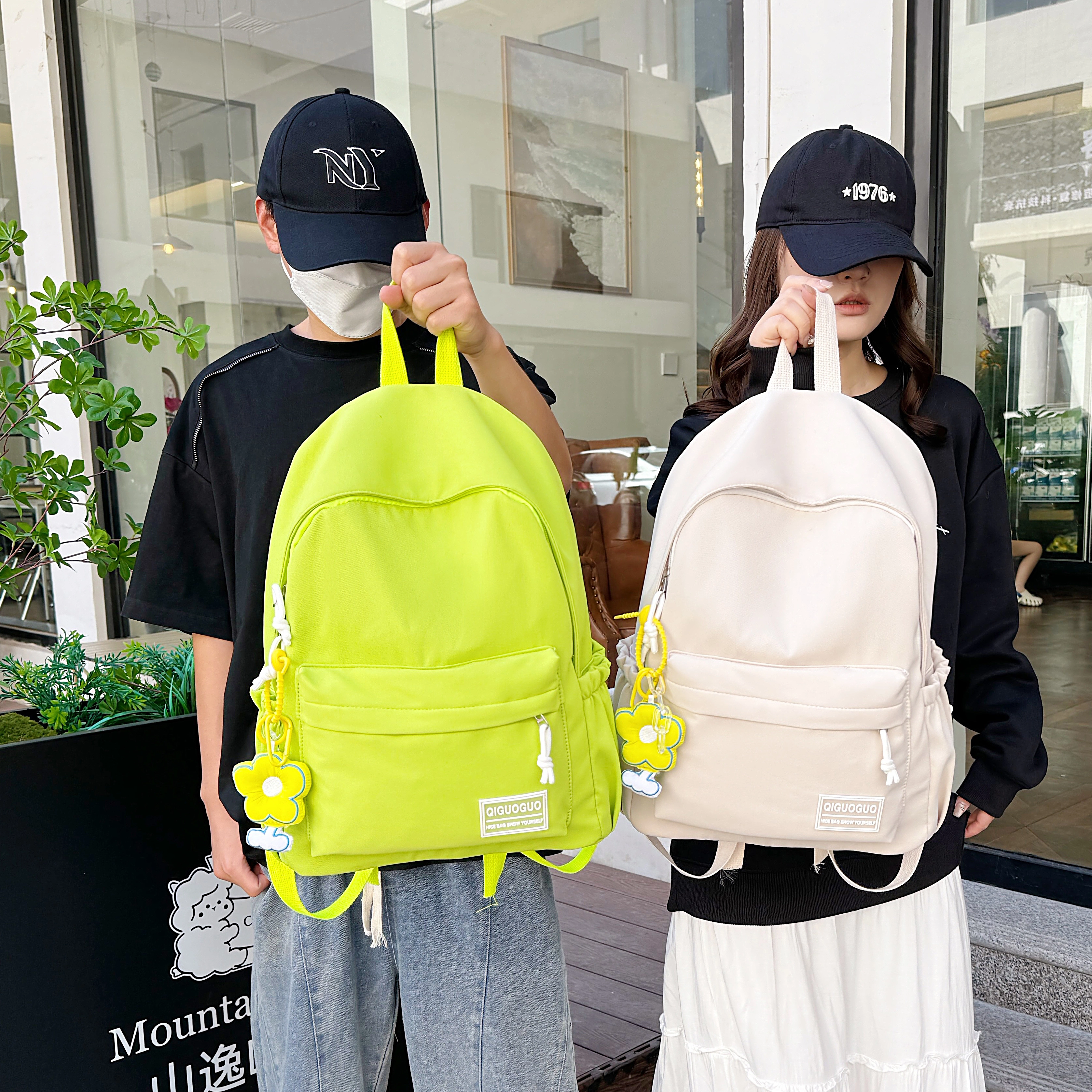 小猪班纳 简约纯色高中旅行背包基础款 牛津布 双肩包 男女同款情侣款 多色