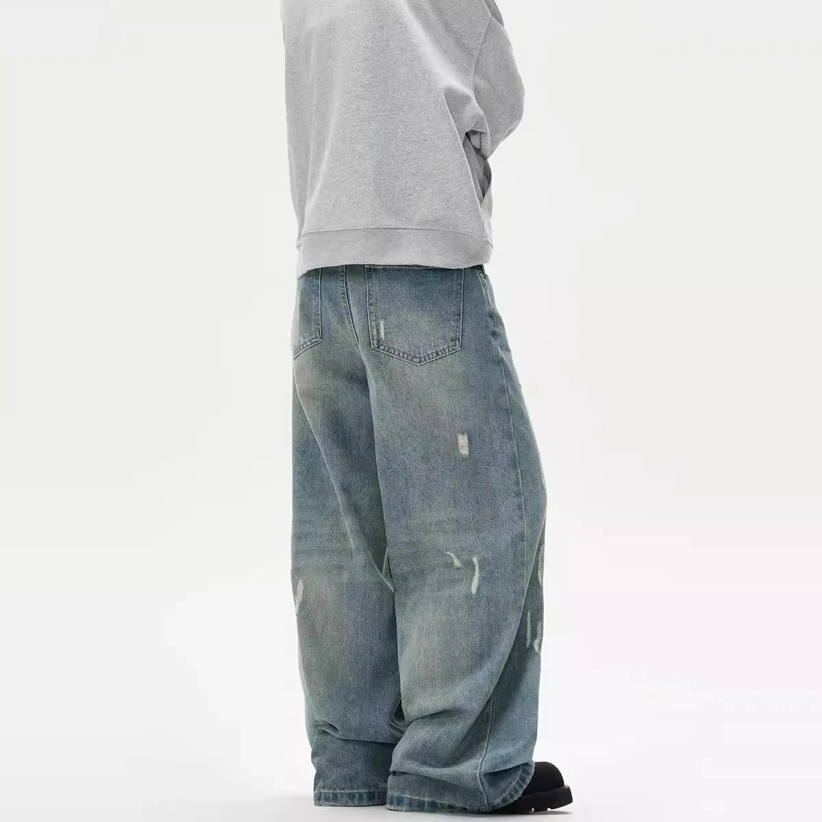 M JEANS STUDIOS 7