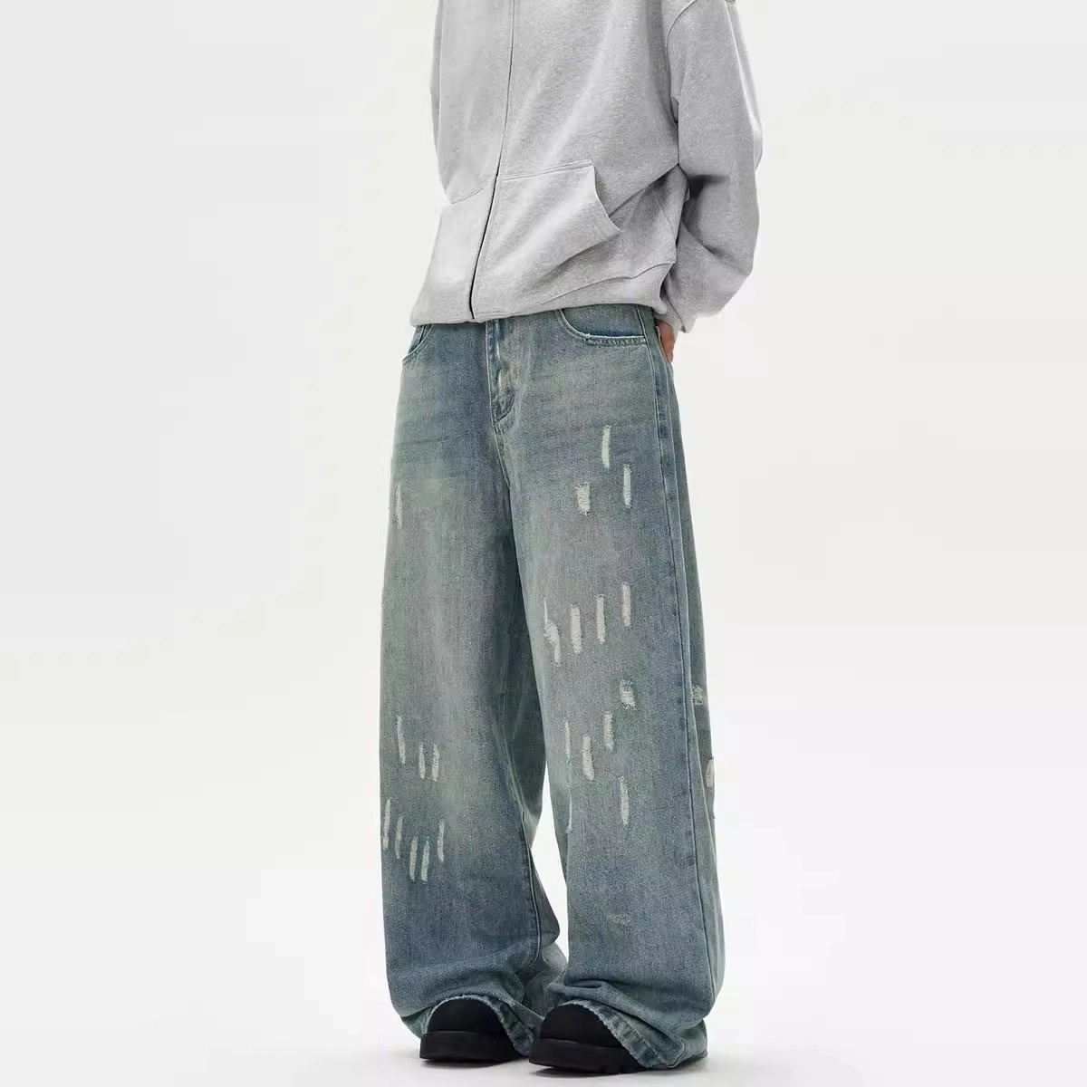 M JEANS STUDIOS 7