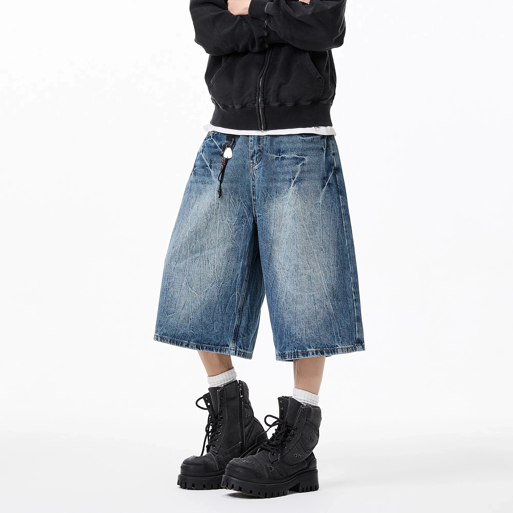 M JEANS STUDIOS 7