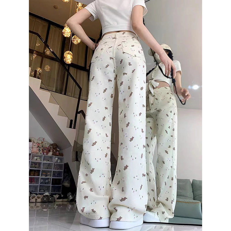 M JEANS STUDIOS 7 2025
