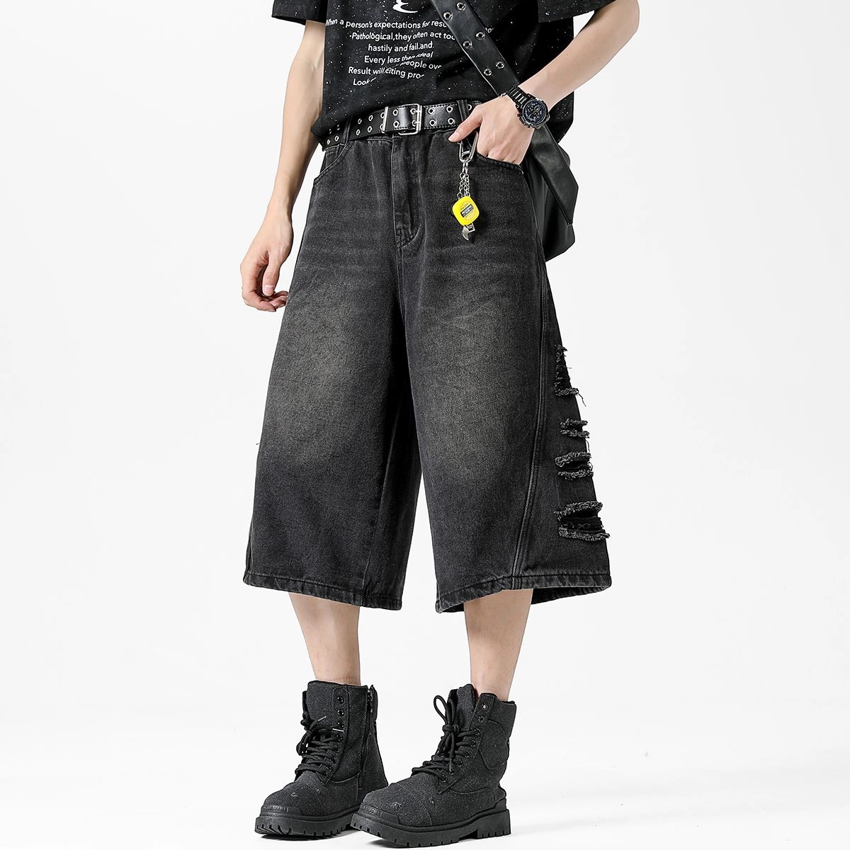 M JEANS STUDIOS 7 vive
