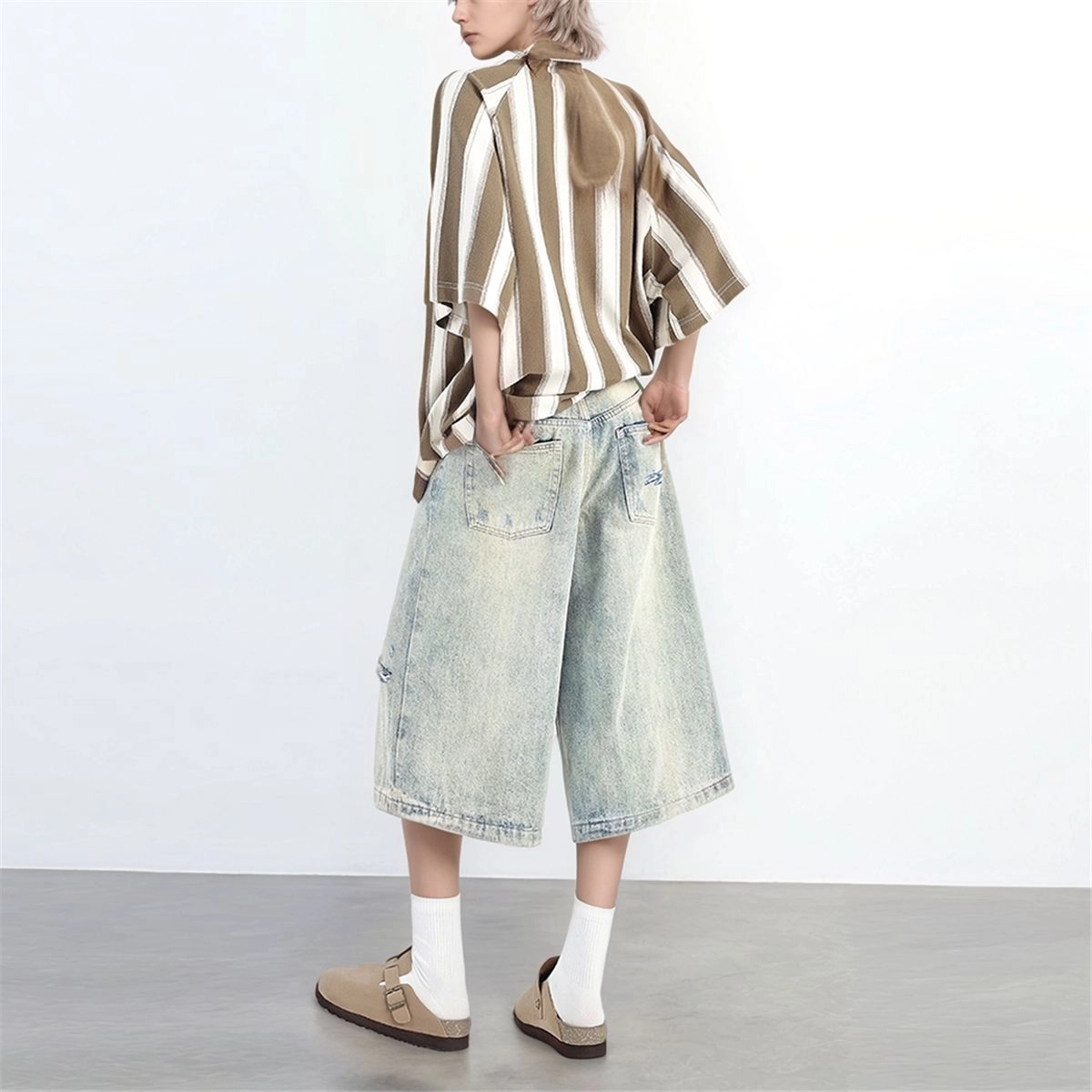 M JEANS STUDIOS 7