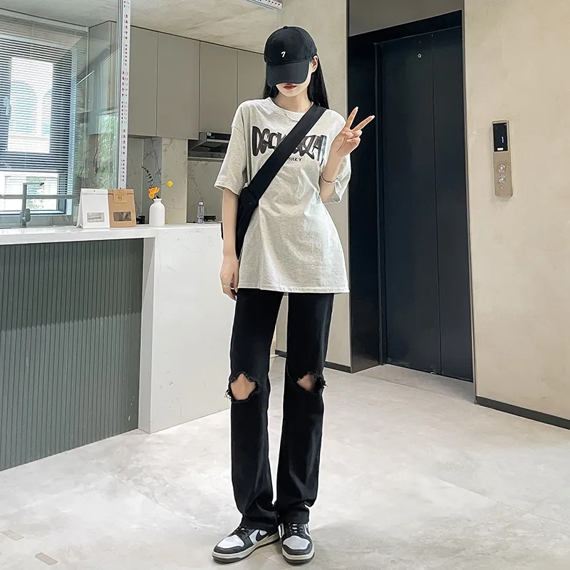 M JEANS STUDIOS 7