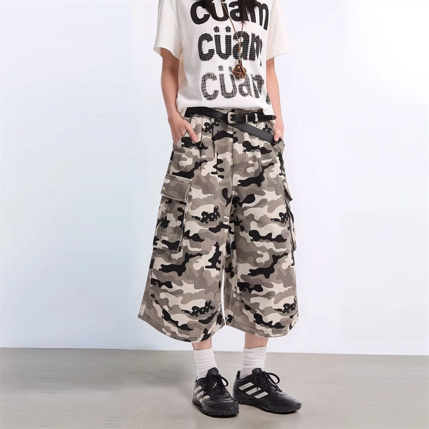 M JEANS STUDIOS 7