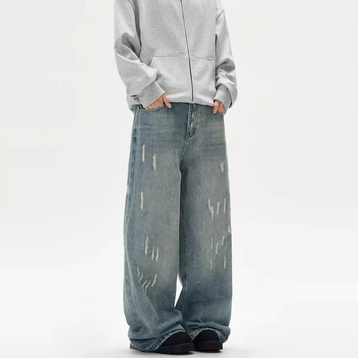 M JEANS STUDIOS 7