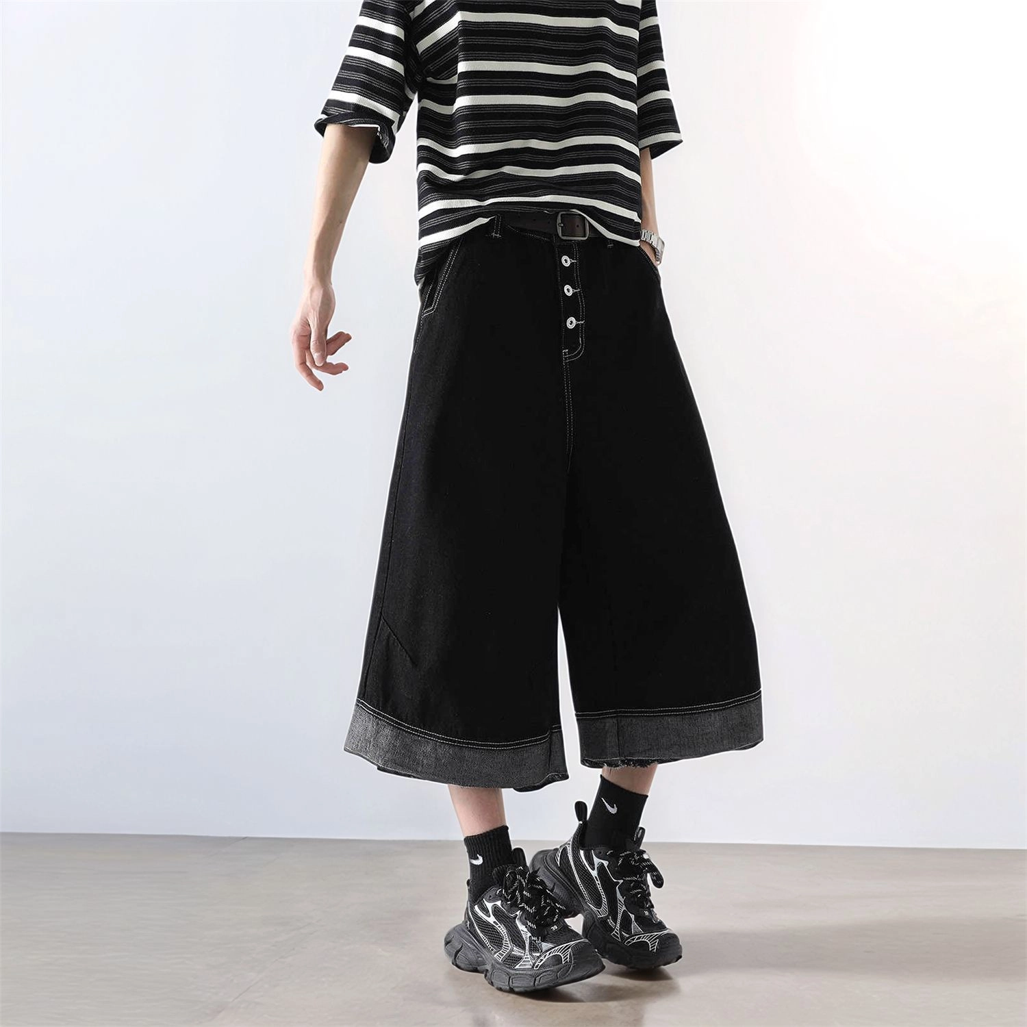 M JEANS STUDIOS 7