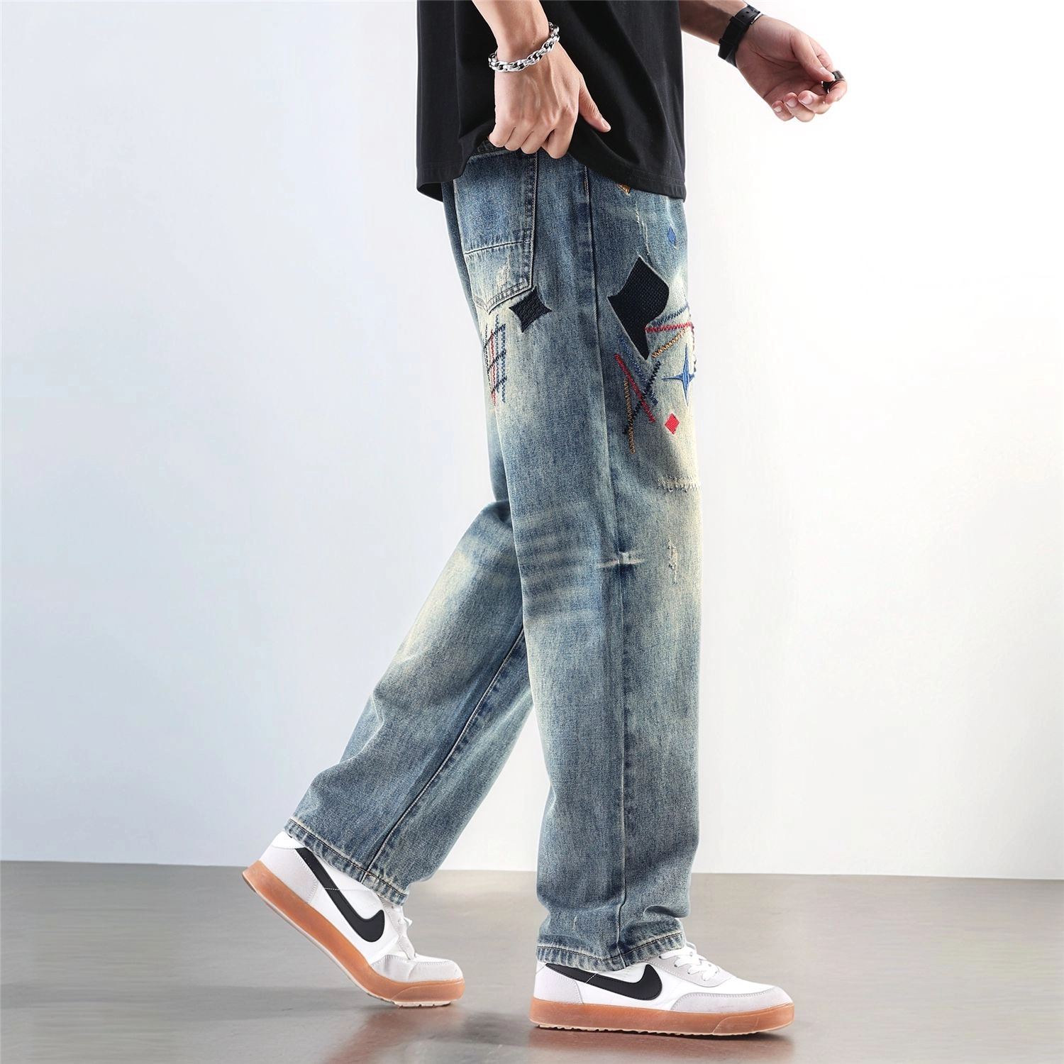 M JEANS STUDIOS 7