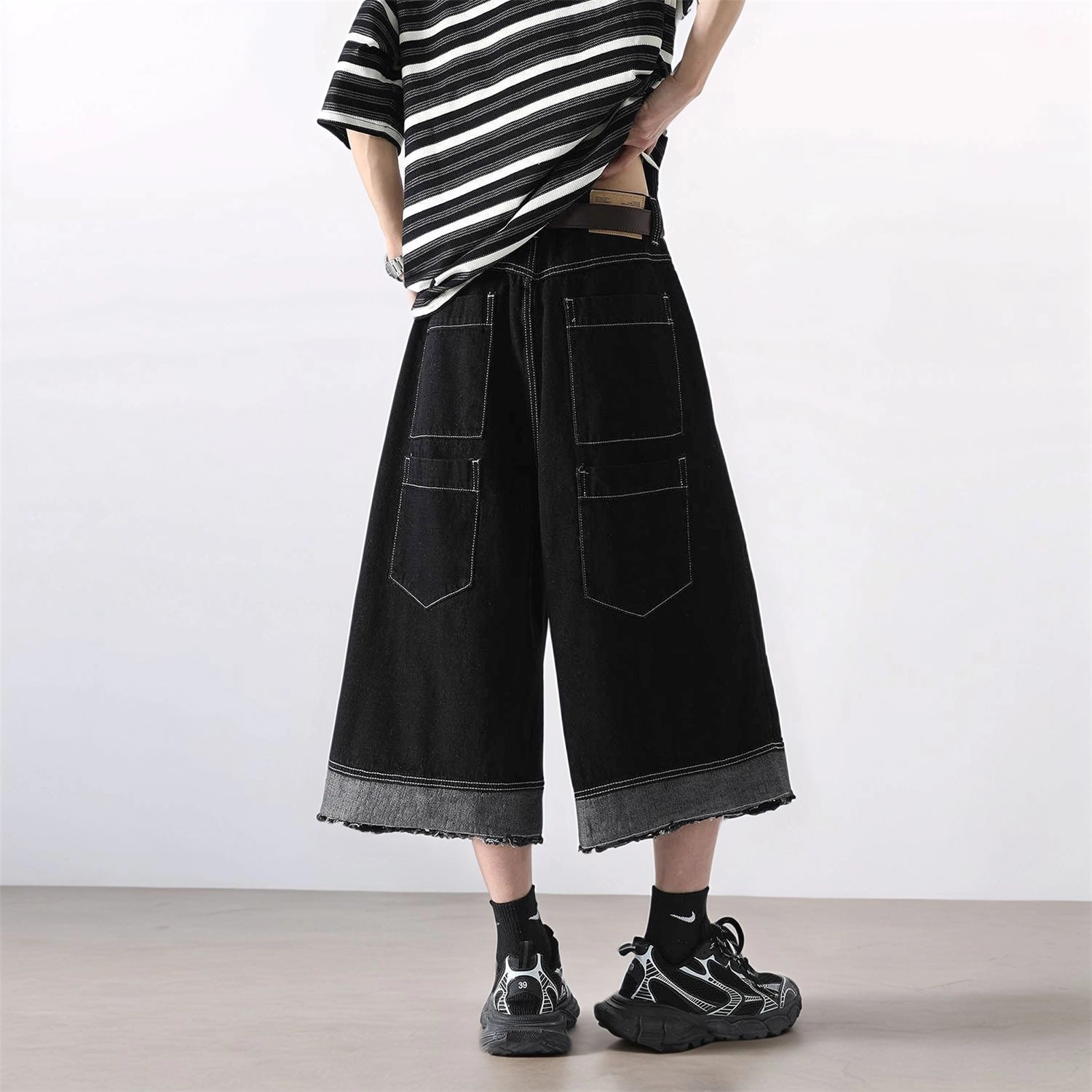 M JEANS STUDIOS 7