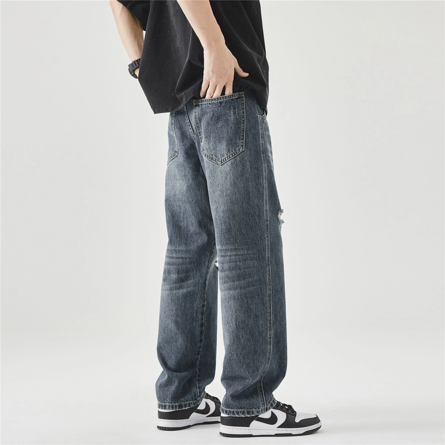M JEANS STUDIOS 7