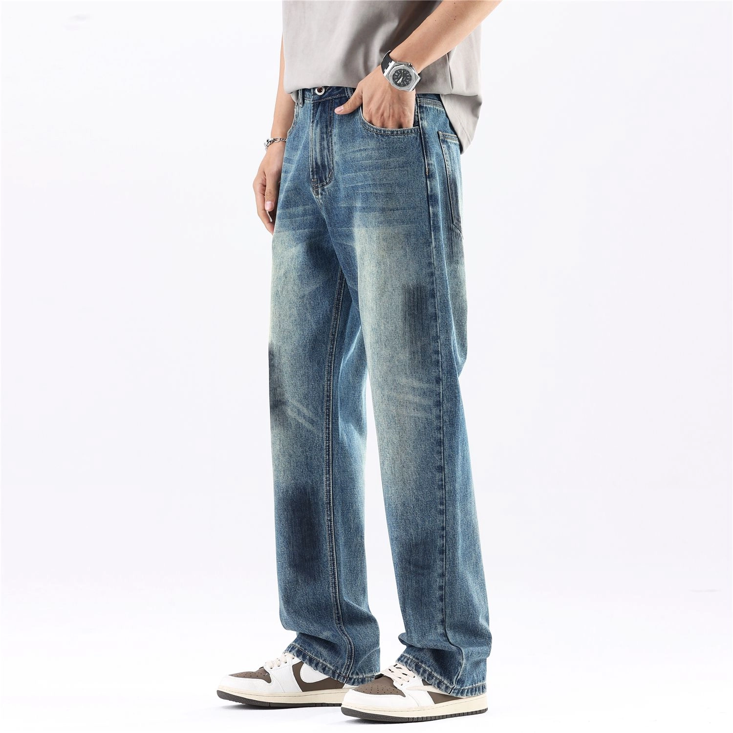 M JEANS STUDIOS 7