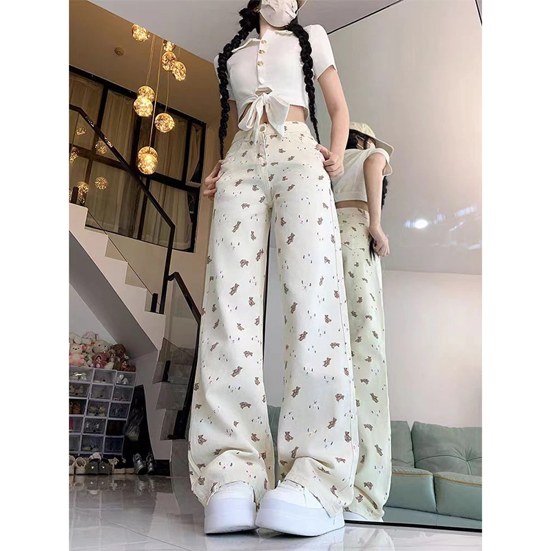 M JEANS STUDIOS 7 2025
