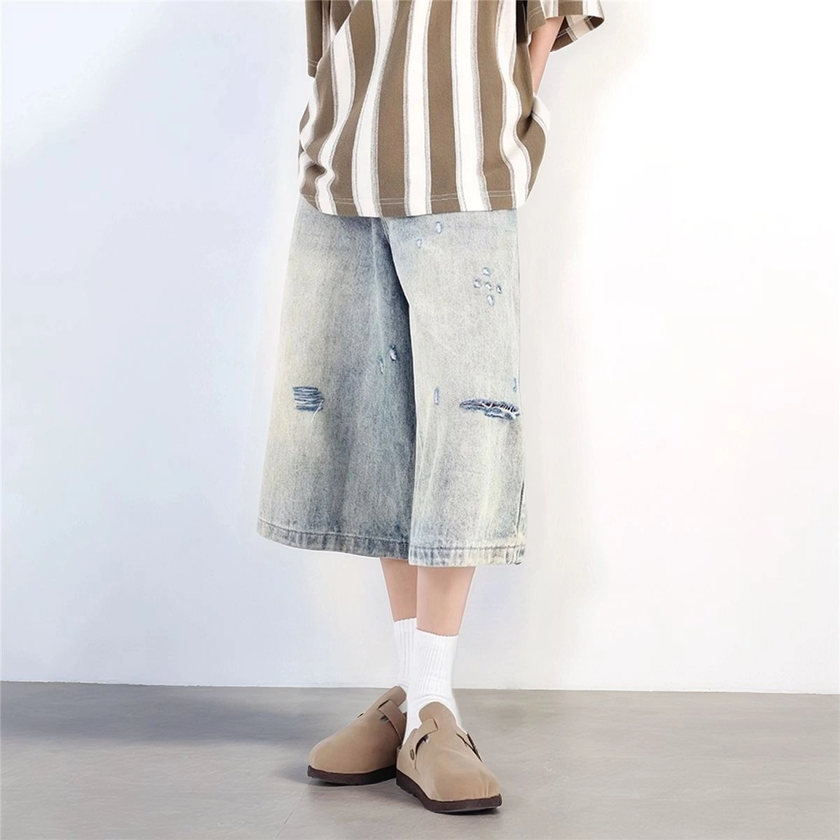 M JEANS STUDIOS 7