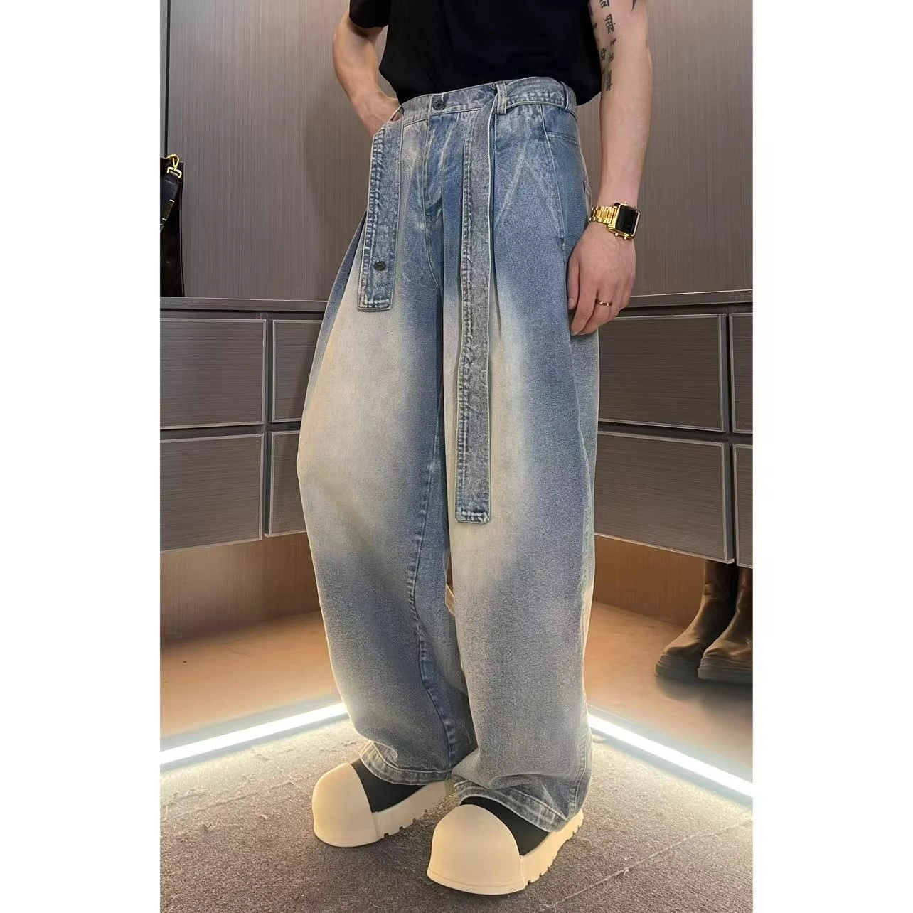 M JEANS STUDIOS 7 vibe