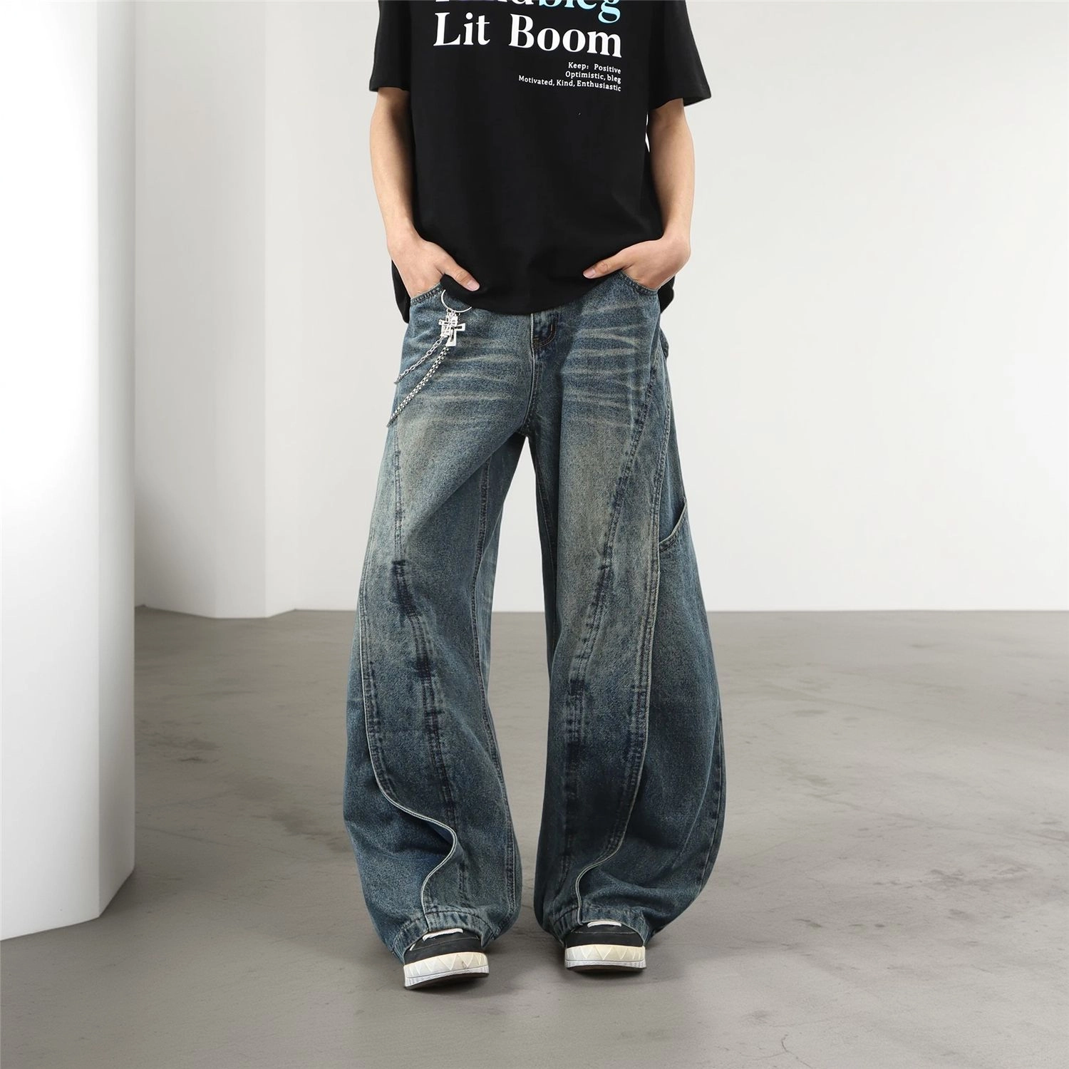 M JEANS STUDIOS 7