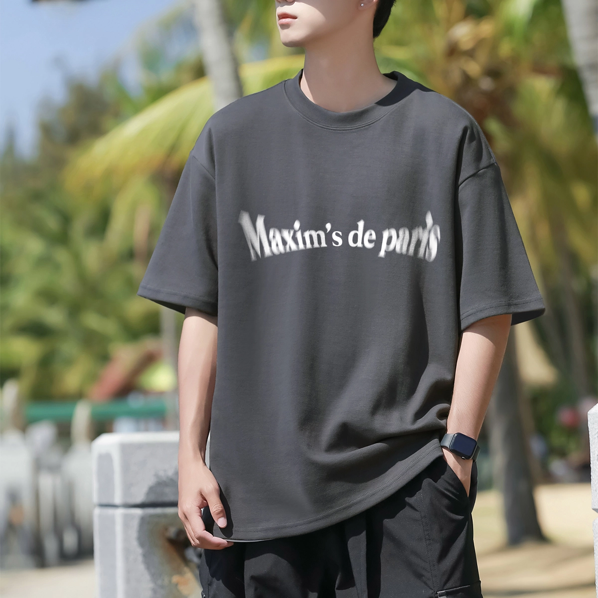 maxim's de paris T
