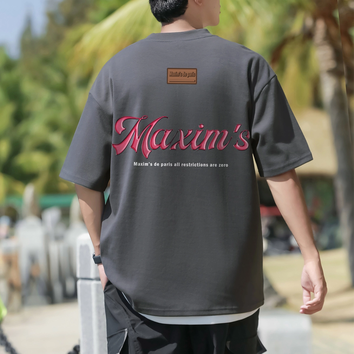 maxim's de paris LOGOT