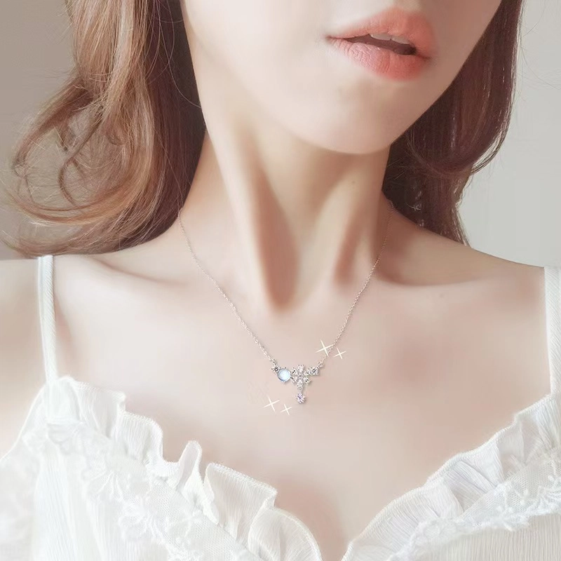925