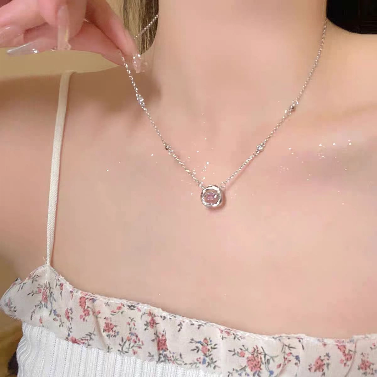 饰之颜 轻奢风三秒心动莫比乌斯环吊坠 小众高级感优雅清冷感闪锆简约百搭颈链锁骨链 钛钢 项链 女款