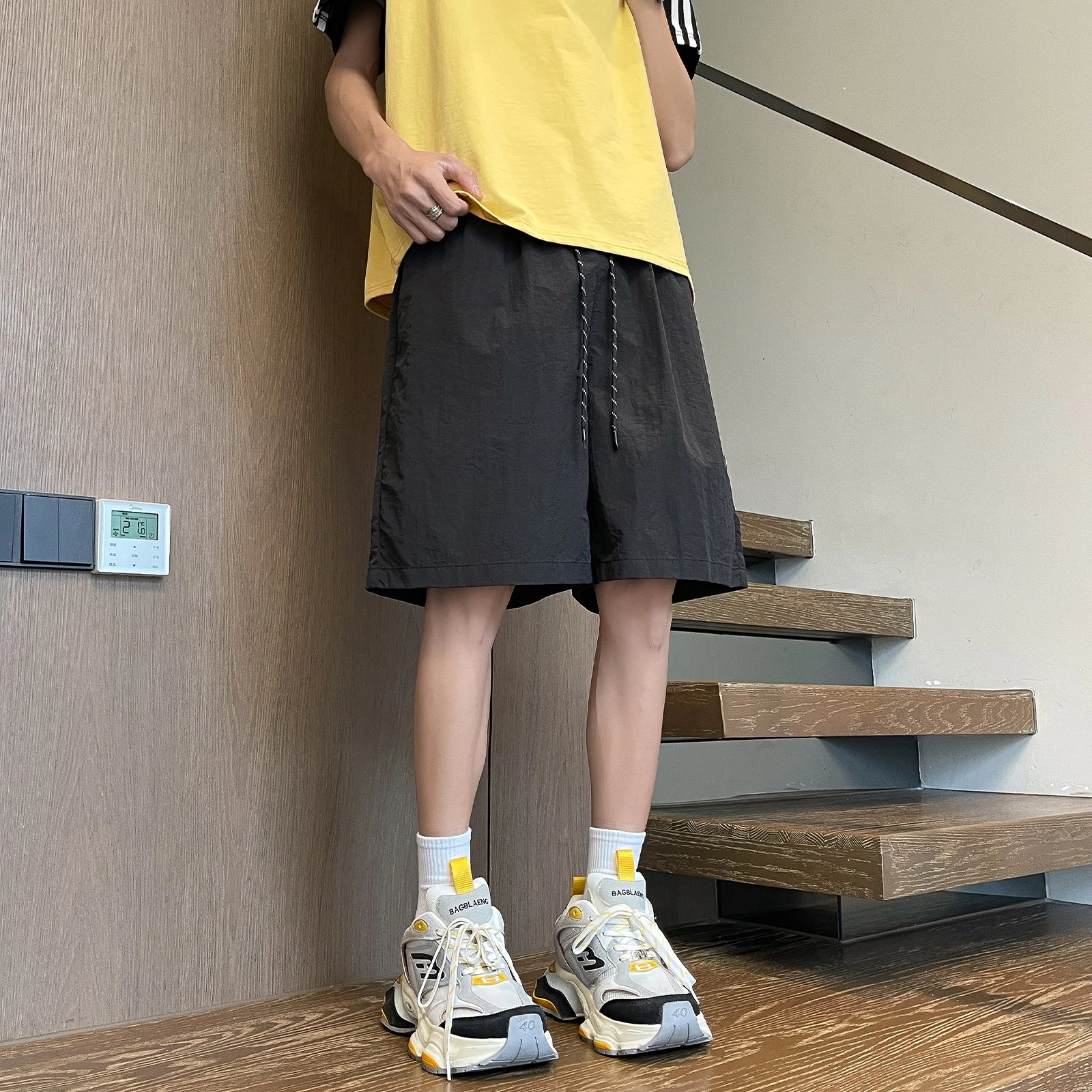 美式复古潮流速干百搭五分裤适合户外运动与夏季沙滩休闲短裤 男女同款