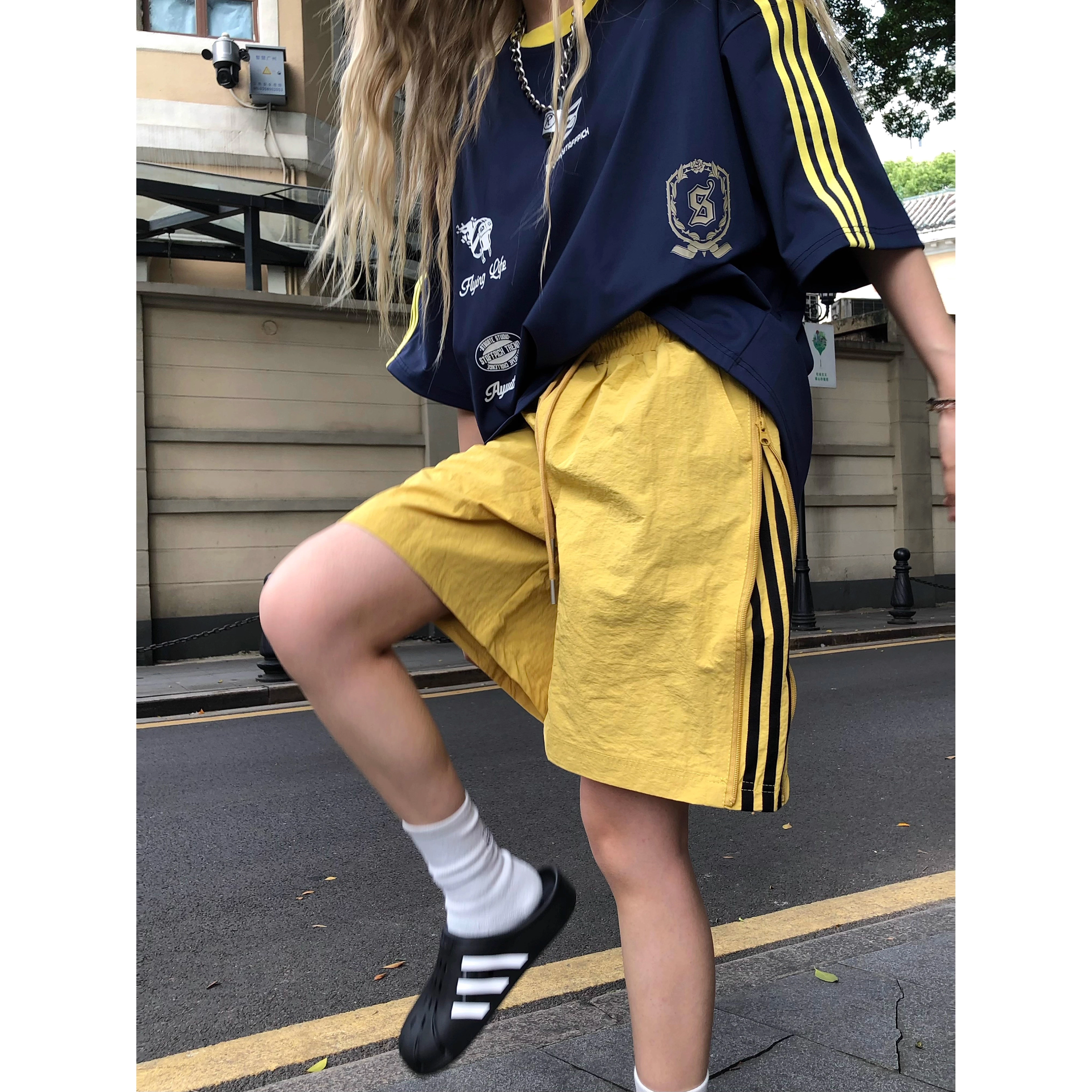 CHEER ZONE ins
