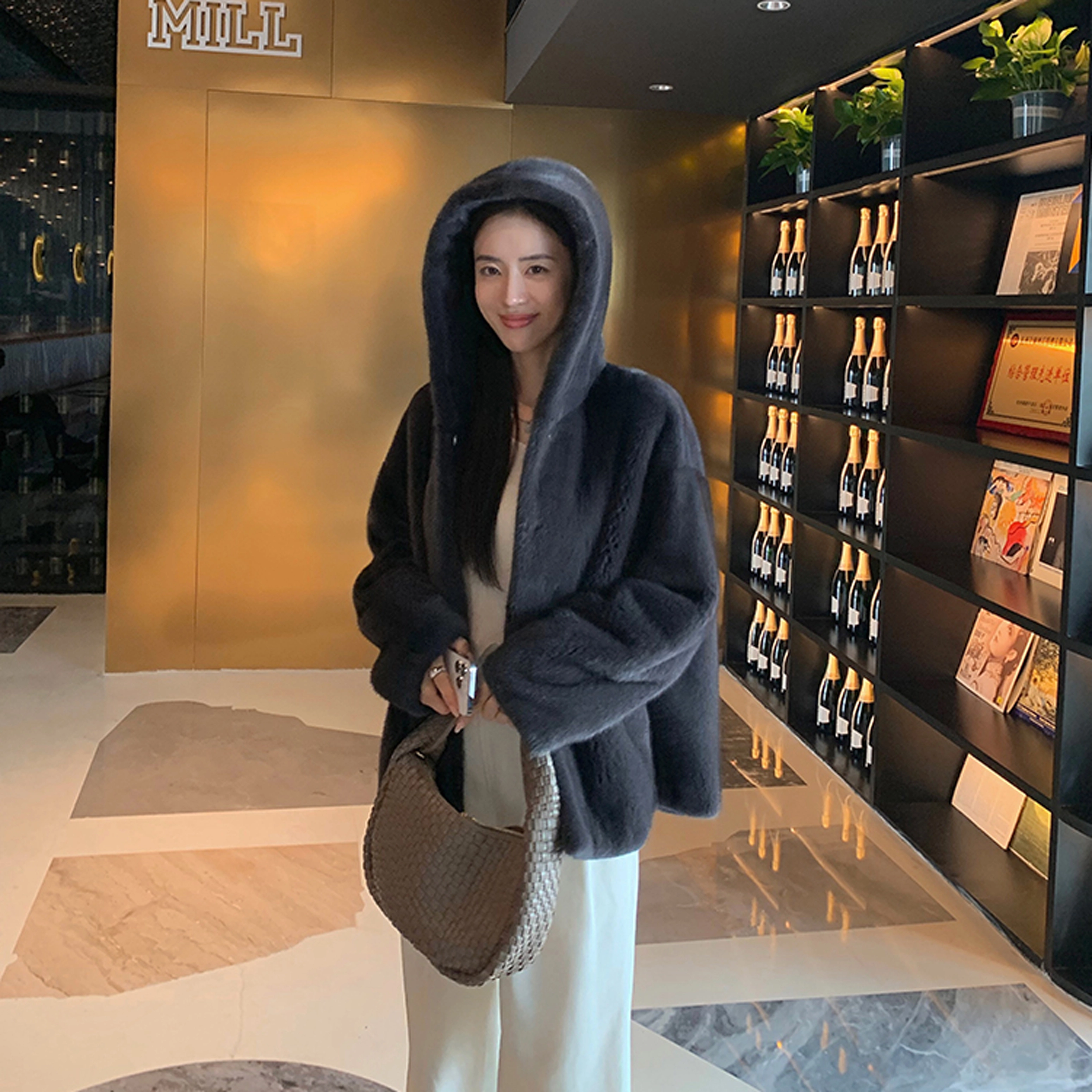 佐塞斯 高端品质轻奢天鹅绒水貂外套貂皮大衣女整貂短款连帽裘皮时尚冬季皮草 女款