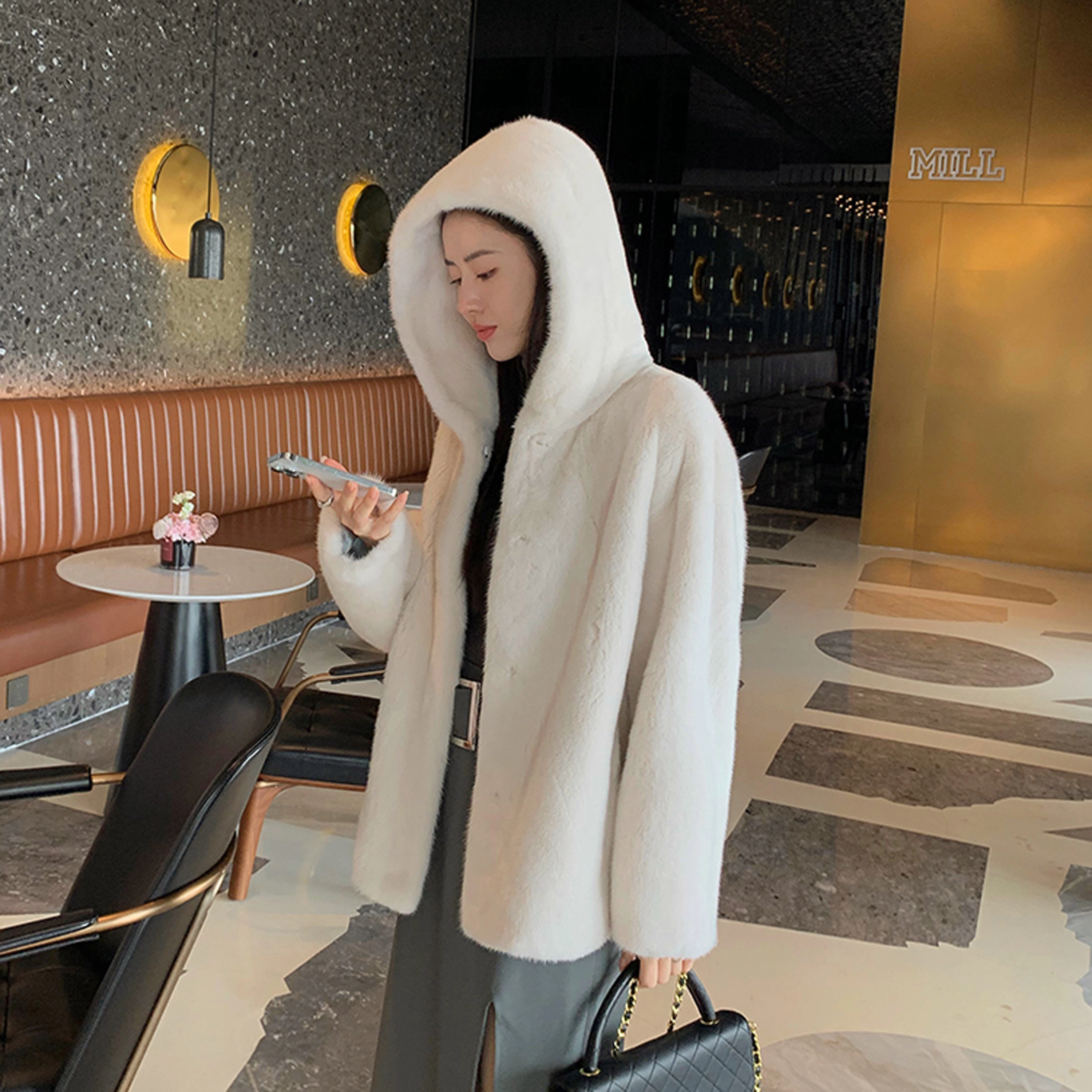 佐塞斯 高端品质轻奢天鹅绒水貂外套貂皮大衣女整貂短款连帽裘皮时尚冬季皮草 女款