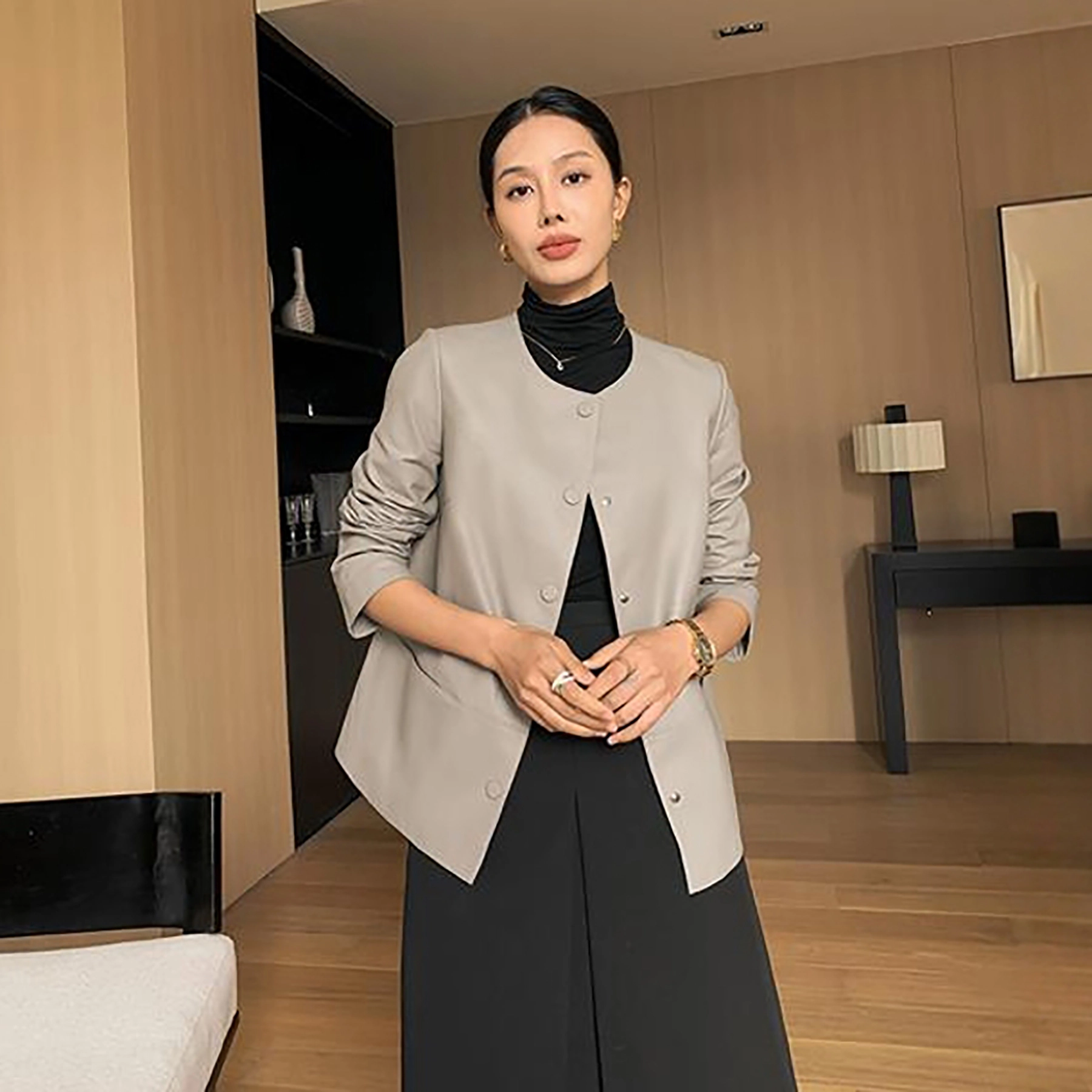 佐塞斯 时尚舒适休闲皮衣 女款