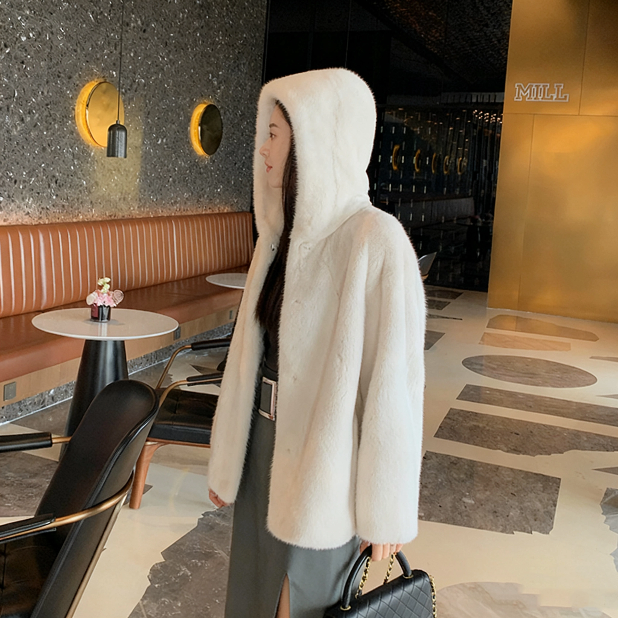 佐塞斯 高端品质轻奢天鹅绒水貂外套貂皮大衣女整貂短款连帽裘皮时尚冬季皮草 女款
