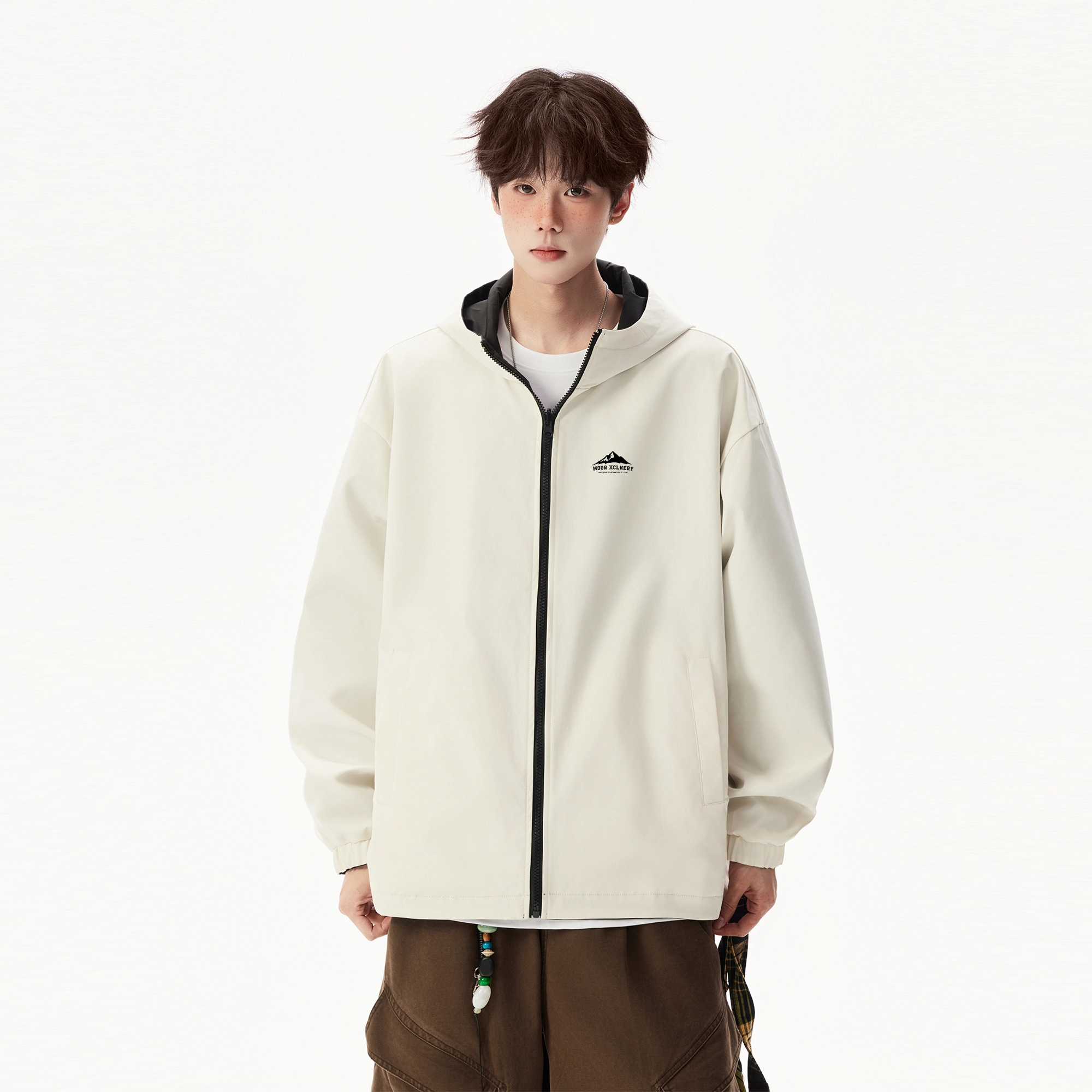 MOOR XCLNERY logoins