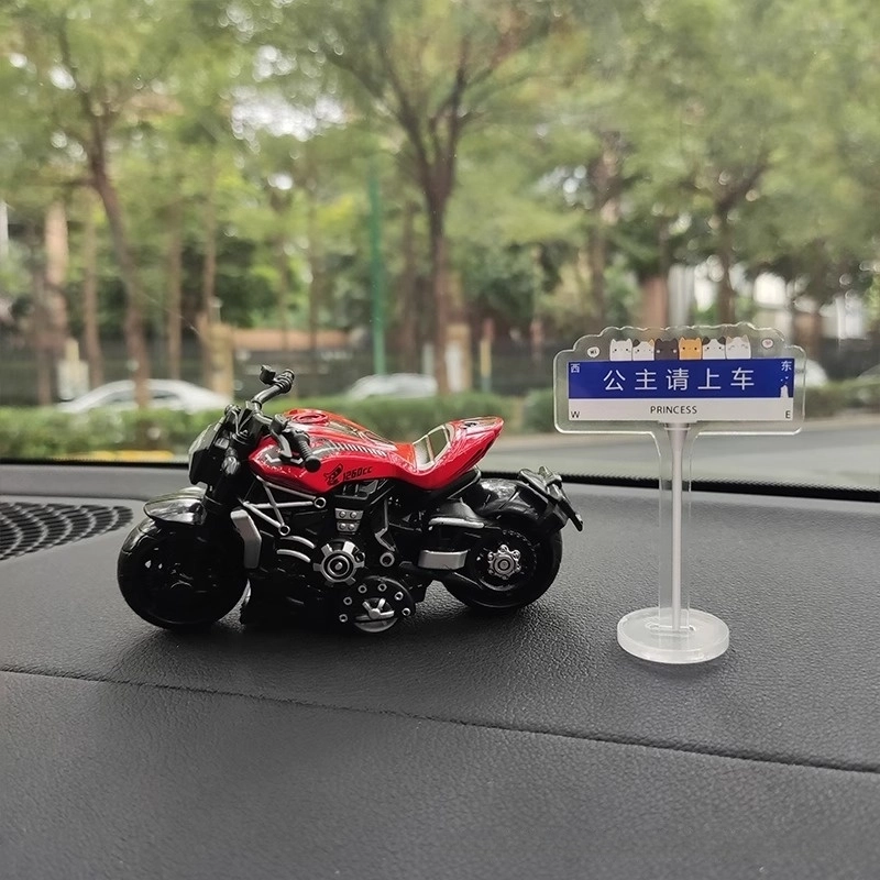 亿嘉爱 炫酷摩托带精致路牌 成品模型
