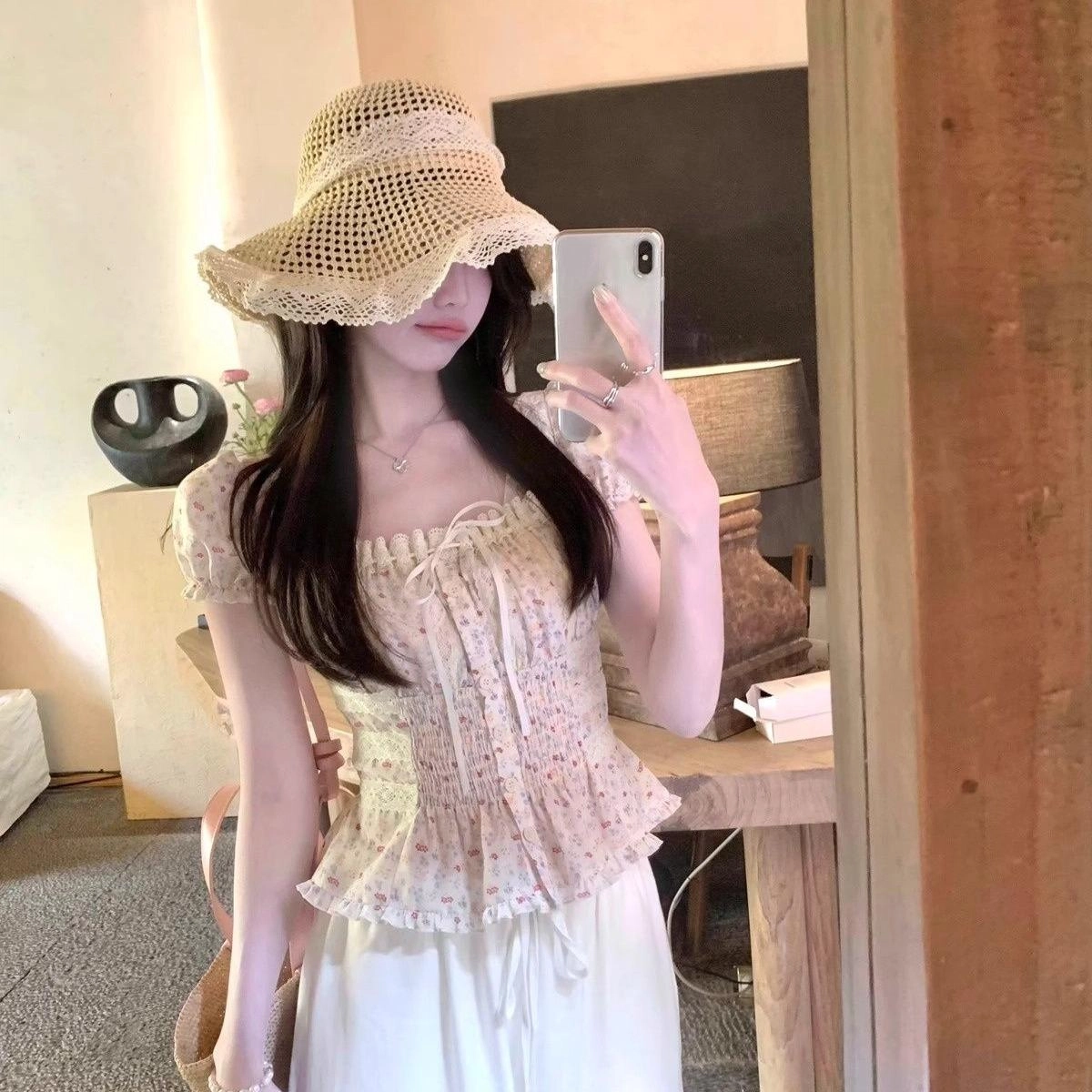 LAKESI T