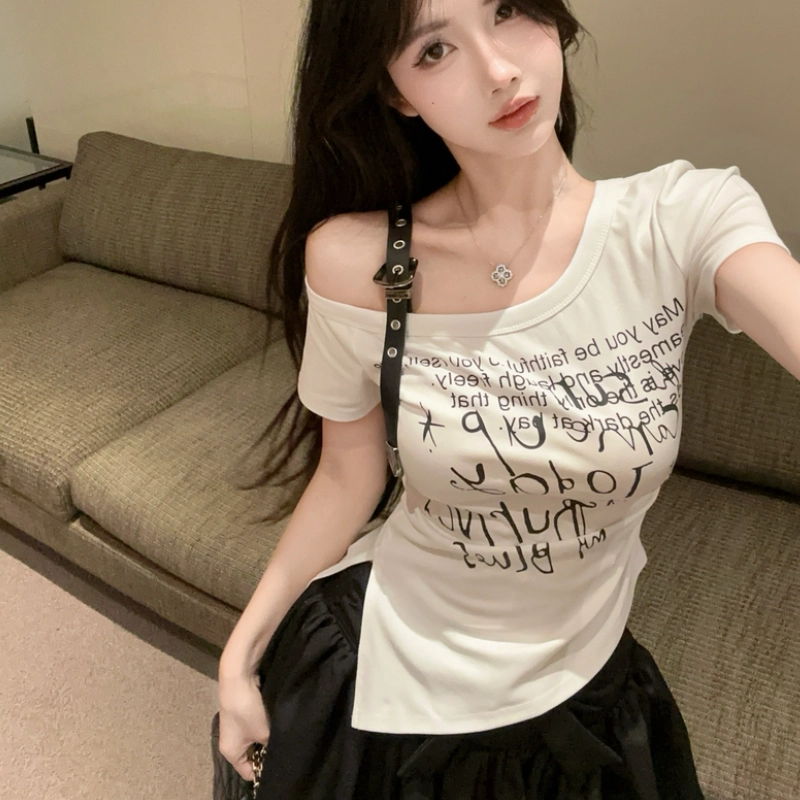 LAKESI T