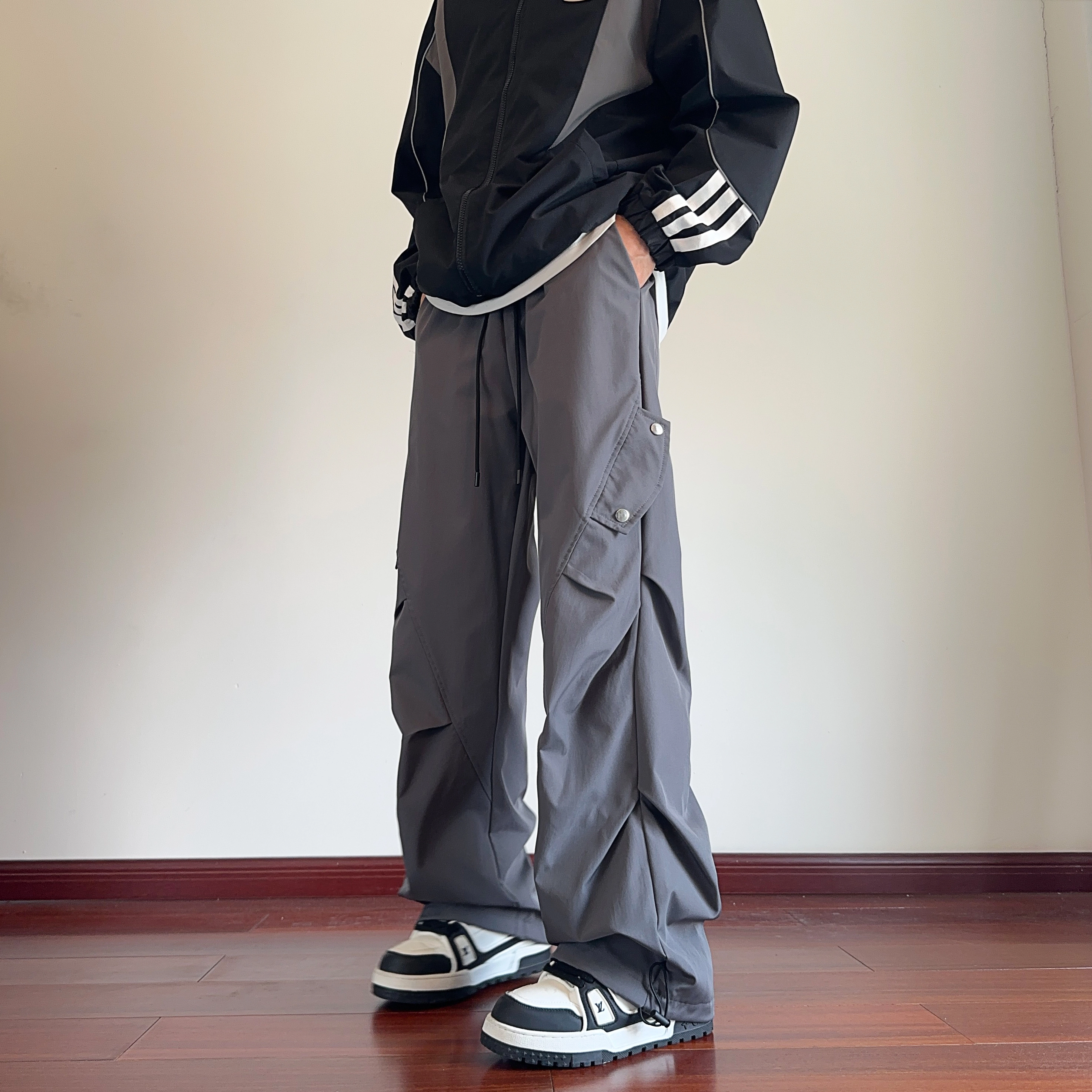 马员外 美式高街宽松舒适百搭日常通勤纯色直筒垂感褶皱工装拼接无性别主义休闲裤 男女同款