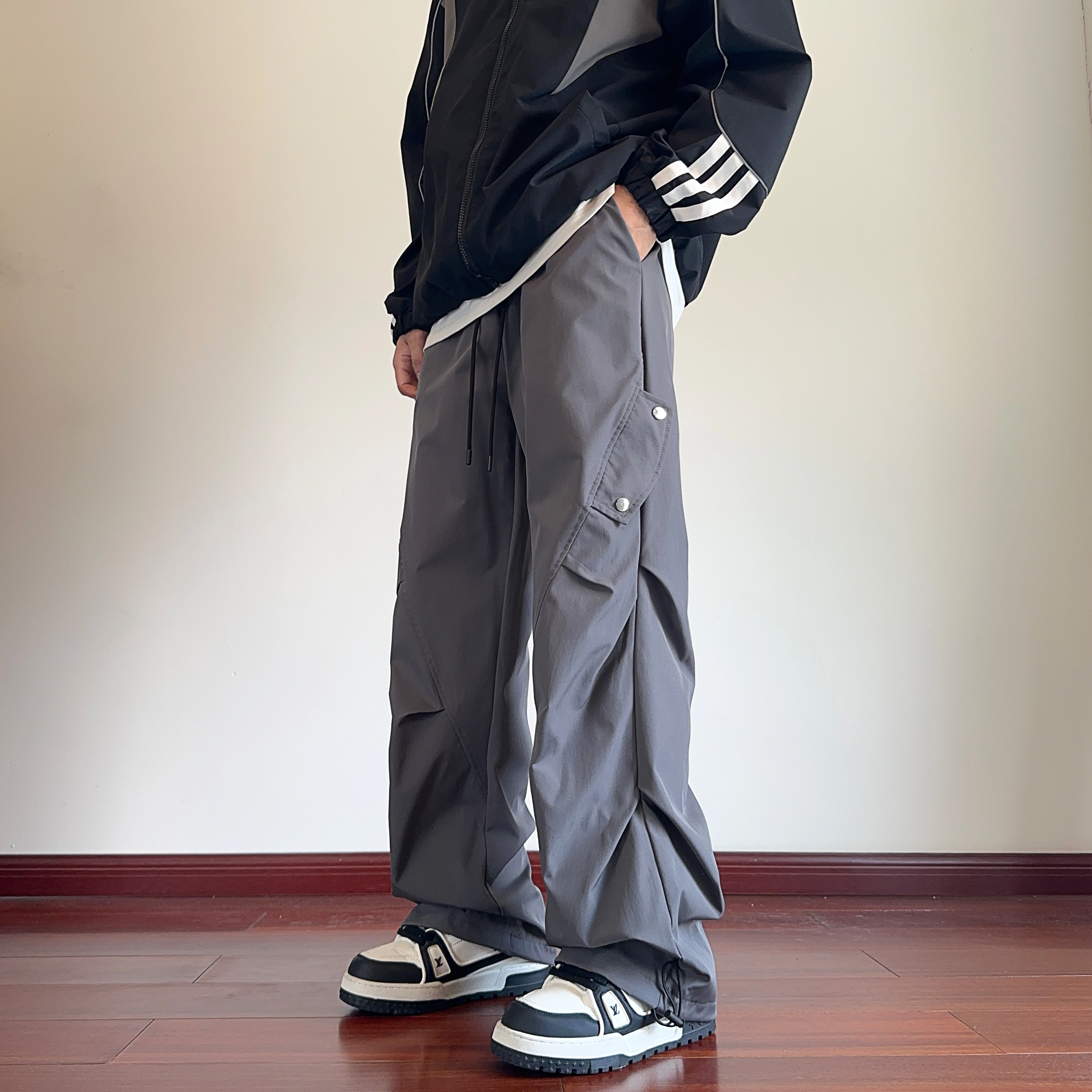 马员外 美式高街宽松舒适百搭日常通勤纯色直筒垂感褶皱工装拼接无性别主义休闲裤 男女同款