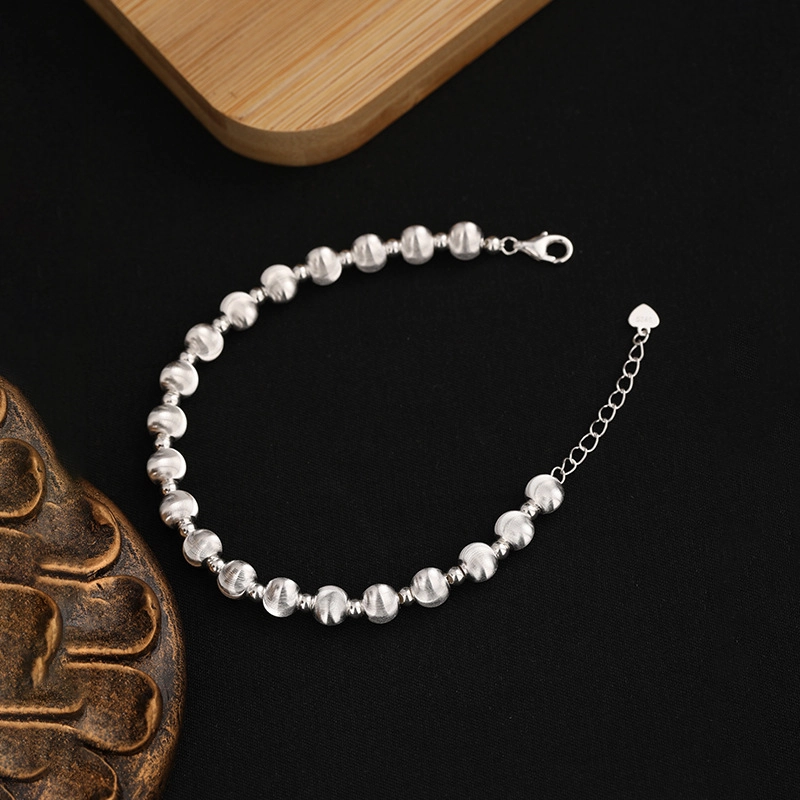 925