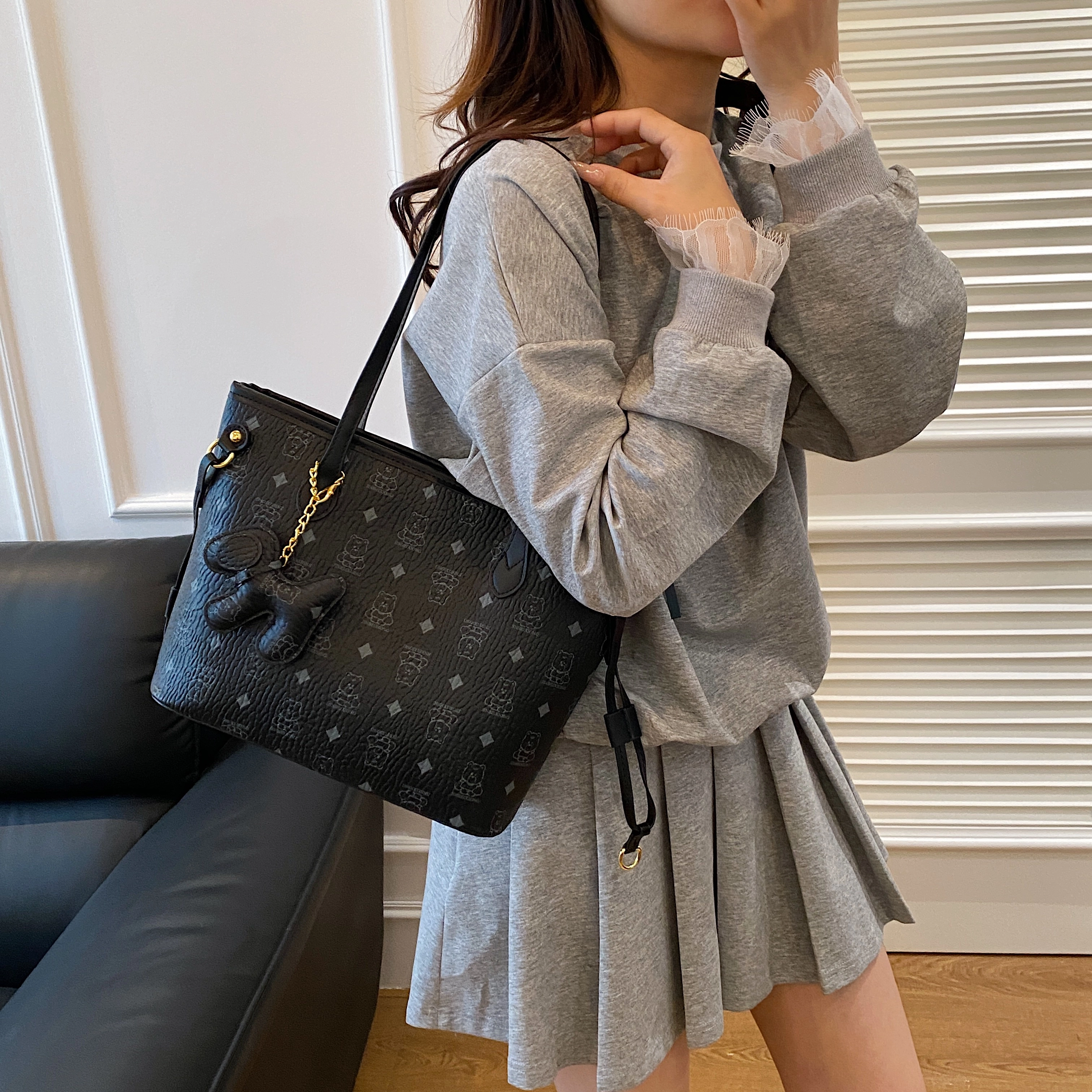 YTARA PU Tote