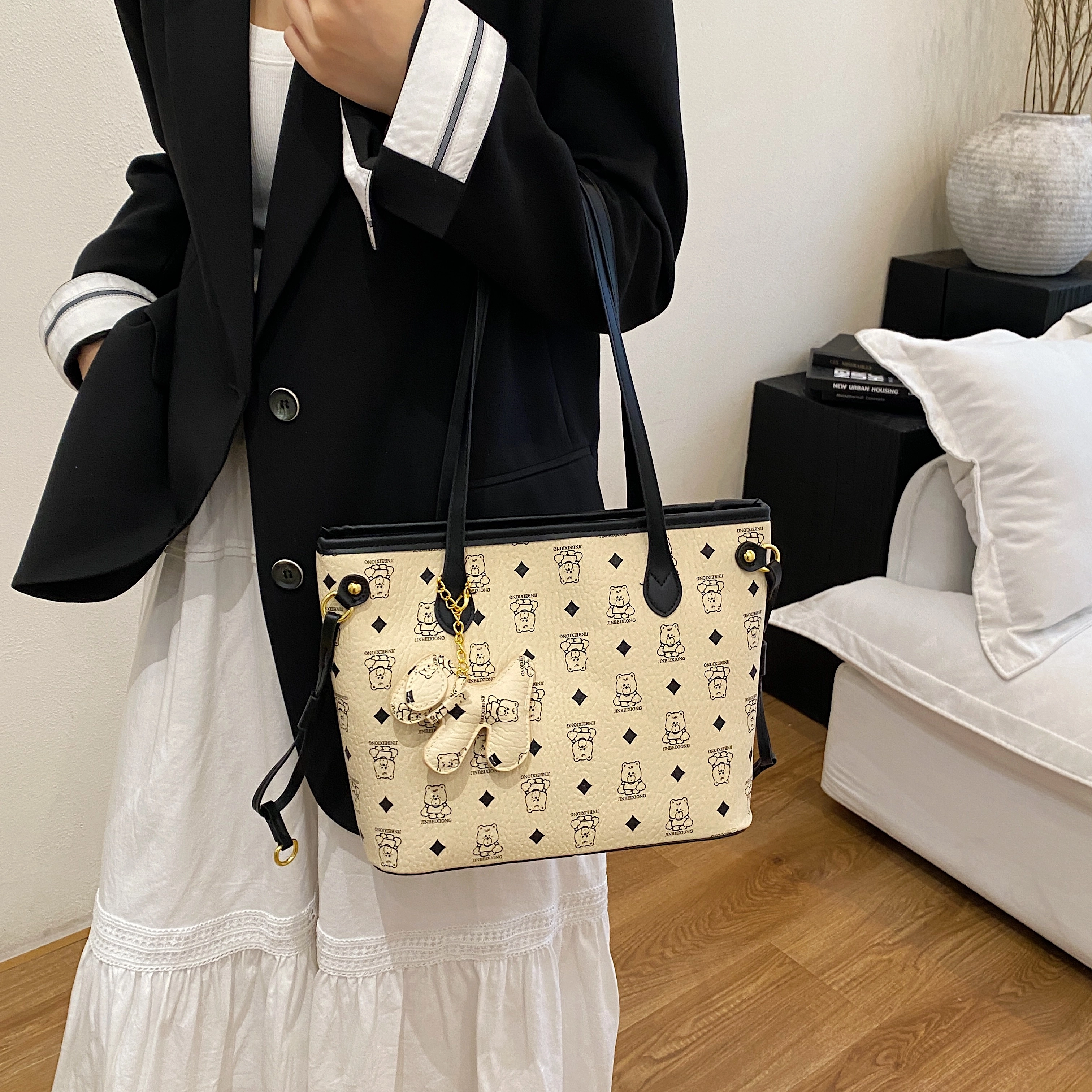 YTARA PU Tote